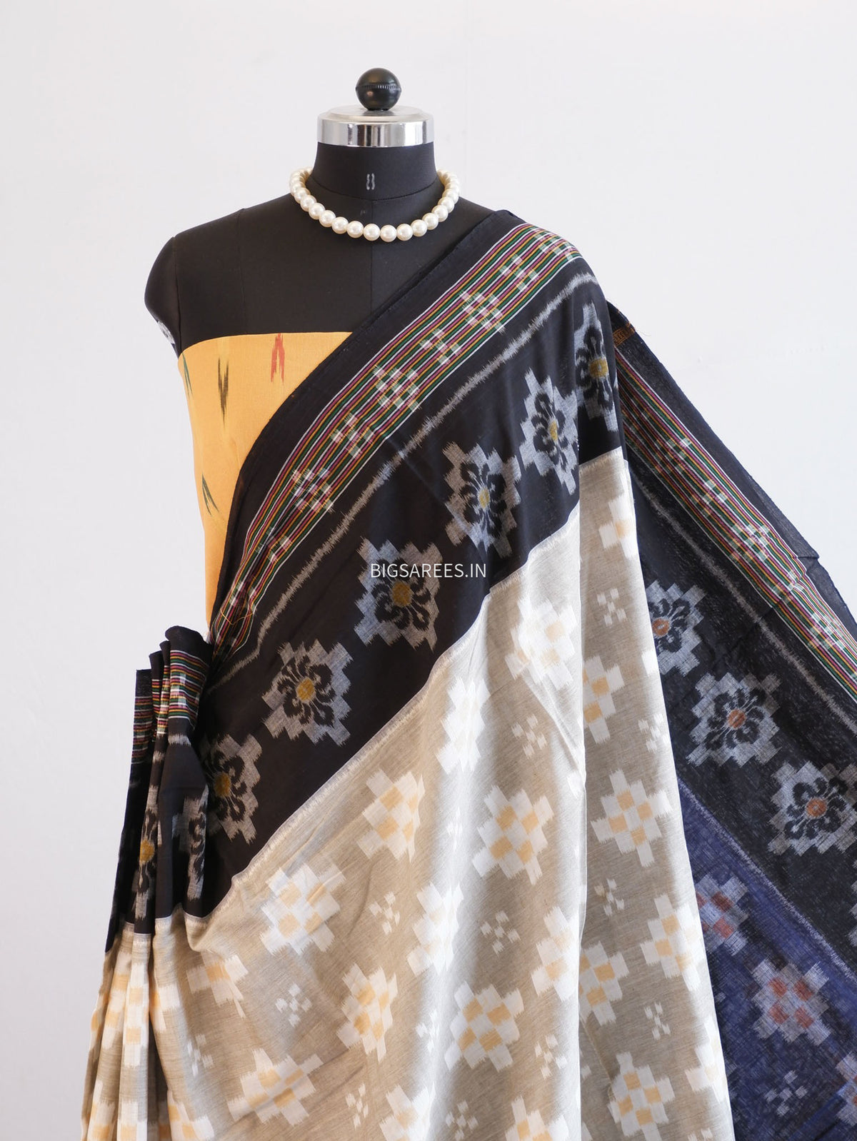 Sambalpuri Ikat Handwoven Saree | Cotton | White