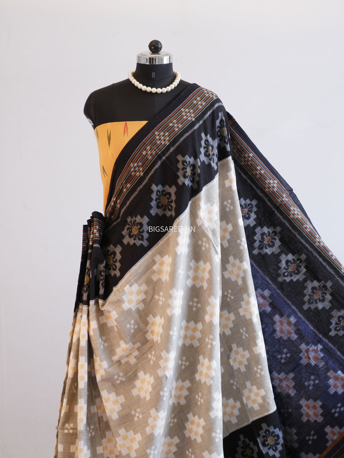 Sambalpuri Ikat Handwoven Saree | Cotton | White