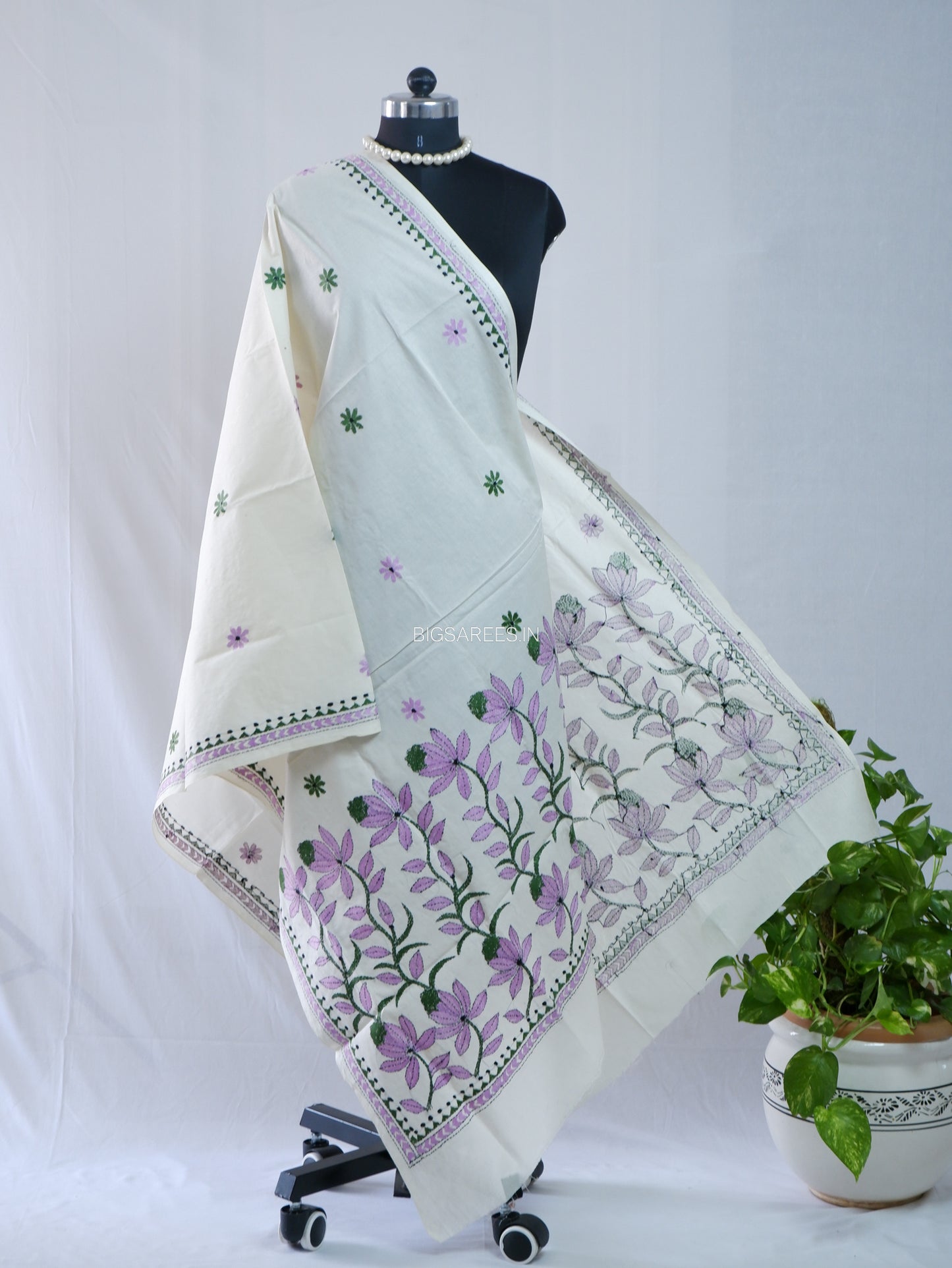 Hand-Embroidered Kantha Stitch Dupatta | Khadi Cotton | White