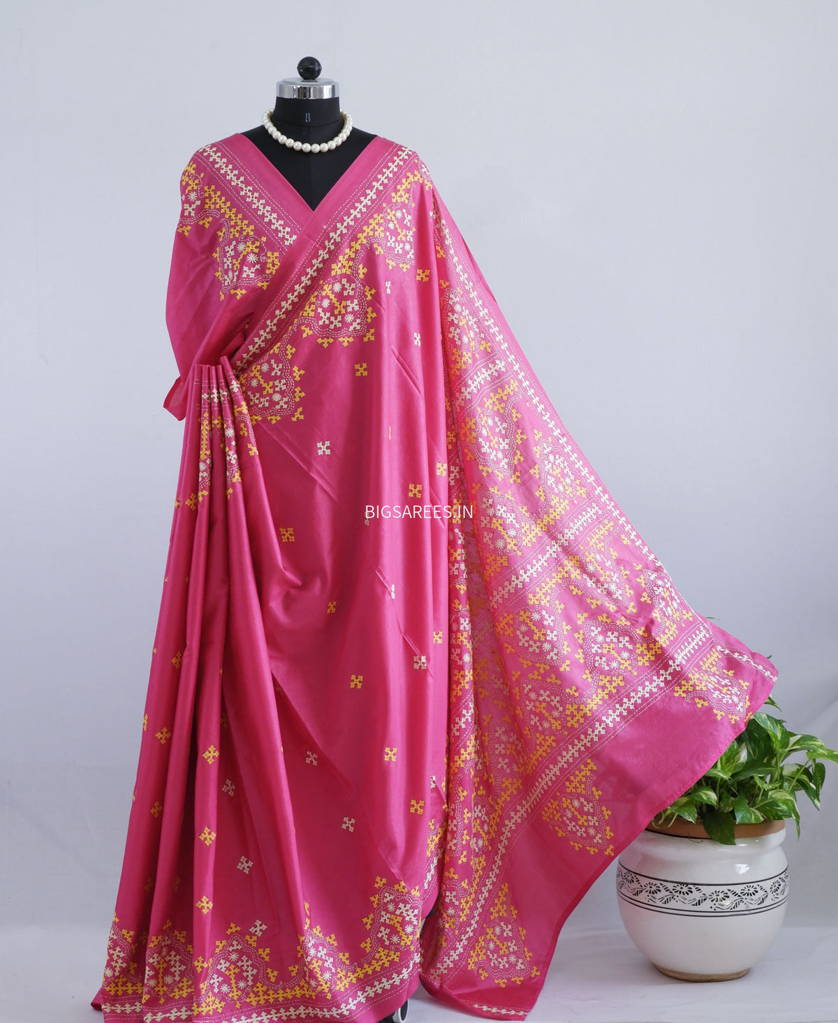 Kutchi/Gujarati Stitch Hand Embroidered Saree | Art Silk | Foil Mirror | Pink