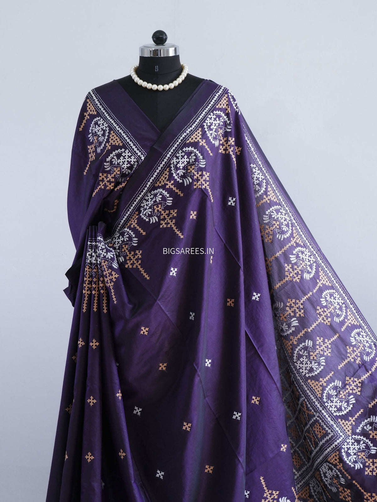 Kutchi/Gujarati Stitch Hand Embroidered Saree | Art Silk | Purple
