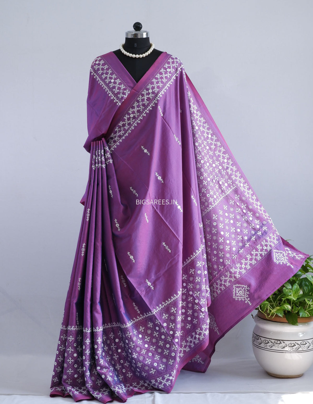 Kutchi/Gujarati Stitch Hand Embroidered Saree | Art Silk | Foil Mirror | Dark Purple (Dual Tone)