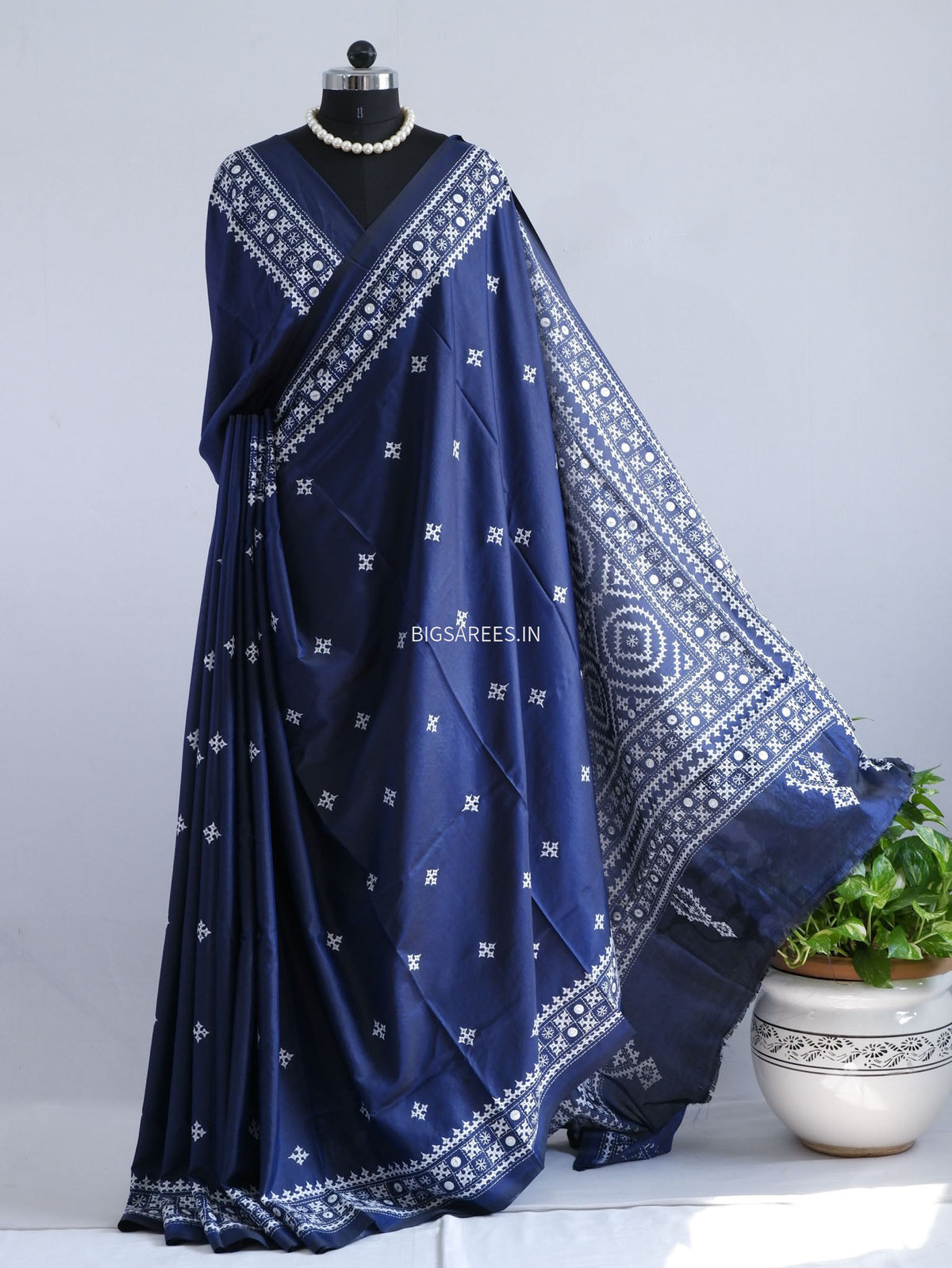 Kutchi/Gujarati Stitch Hand Embroidered Saree | Art Silk | Foil Mirror | Night Blue
