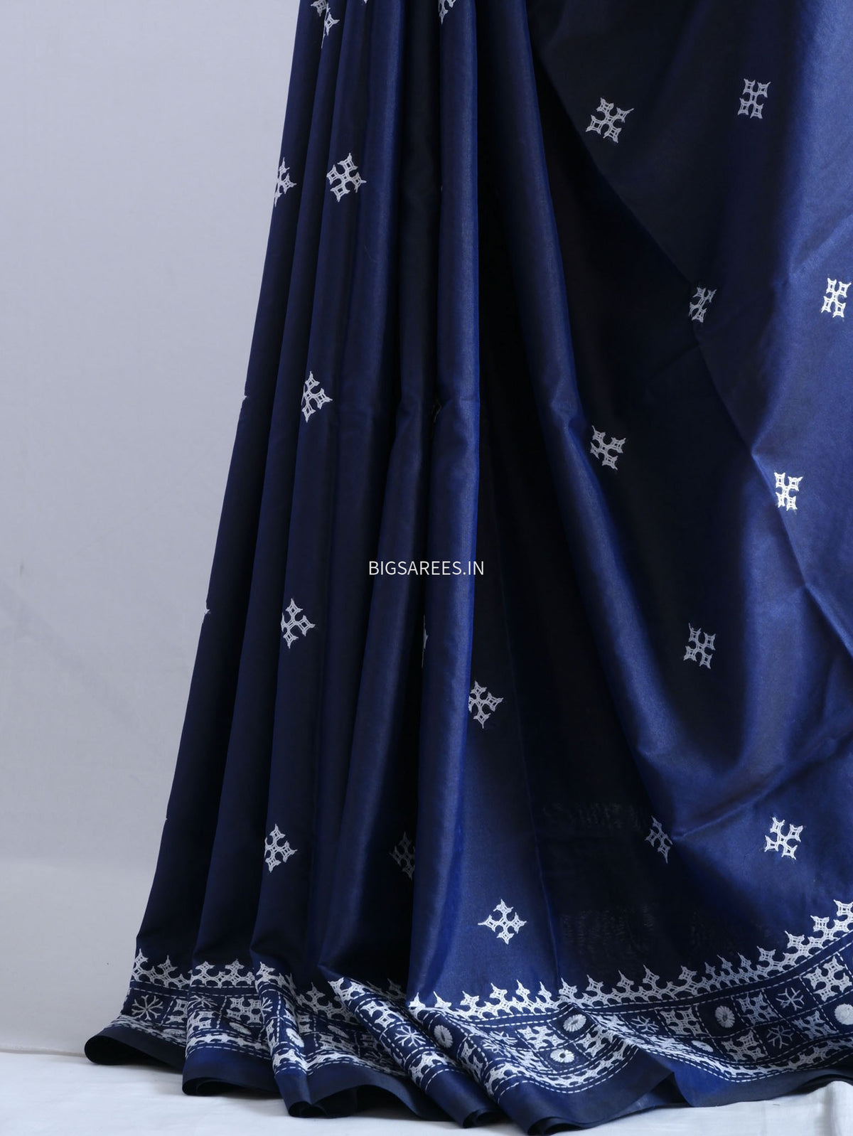 Kutchi/Gujarati Stitch Hand Embroidered Saree | Art Silk | Foil Mirror | Night Blue