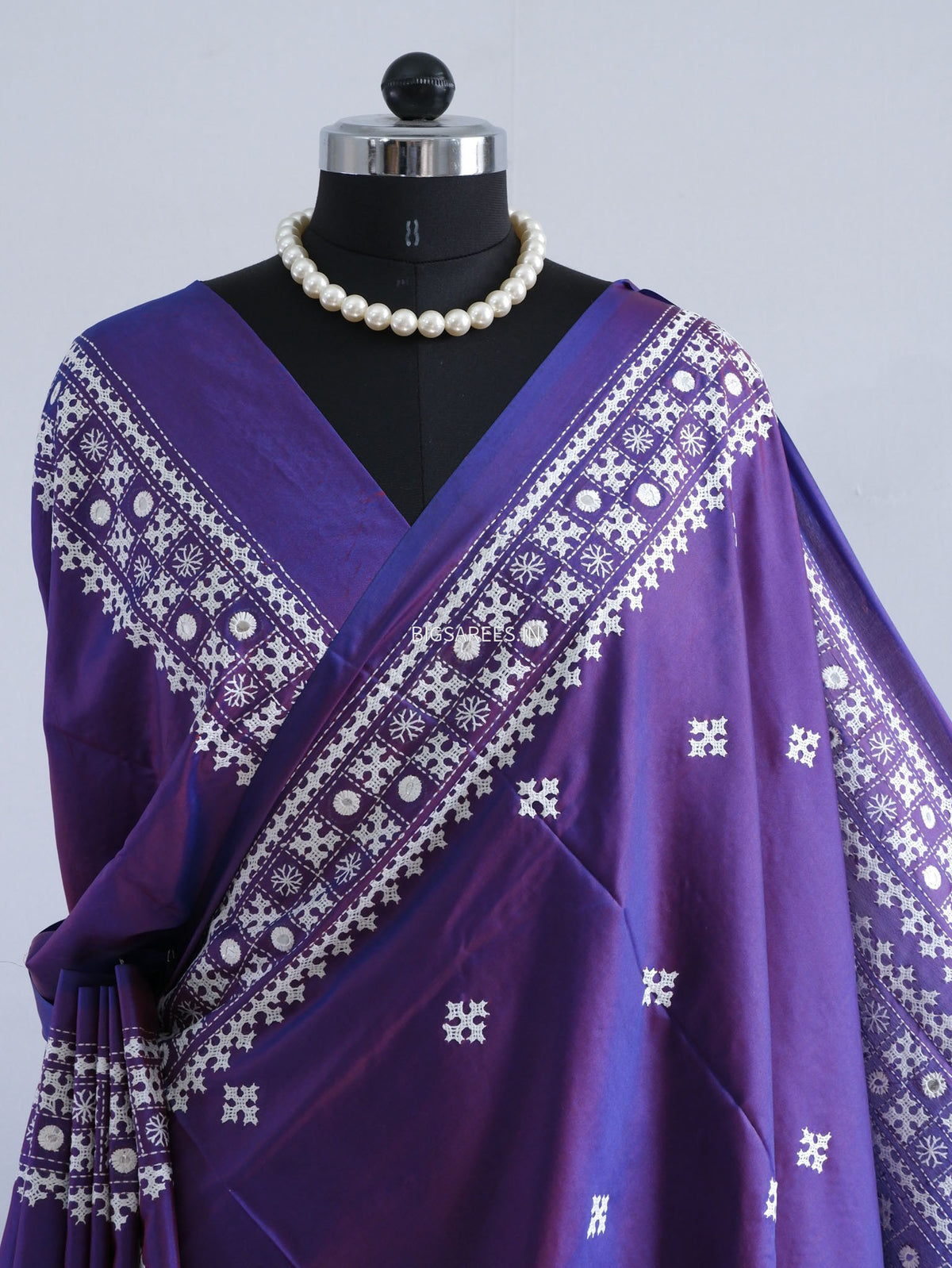 Kutchi/Gujarati Stitch Hand Embroidered Saree | Art Silk | Foil Mirror | Purple (Dual Tone)