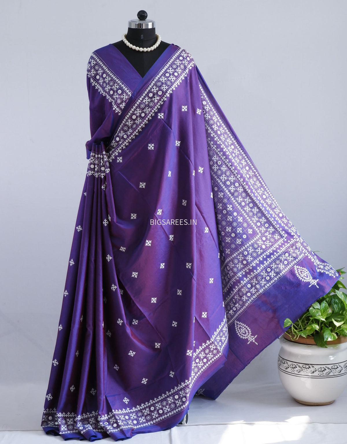 Kutchi/Gujarati Stitch Hand Embroidered Saree | Art Silk | Foil Mirror | Purple (Dual Tone)