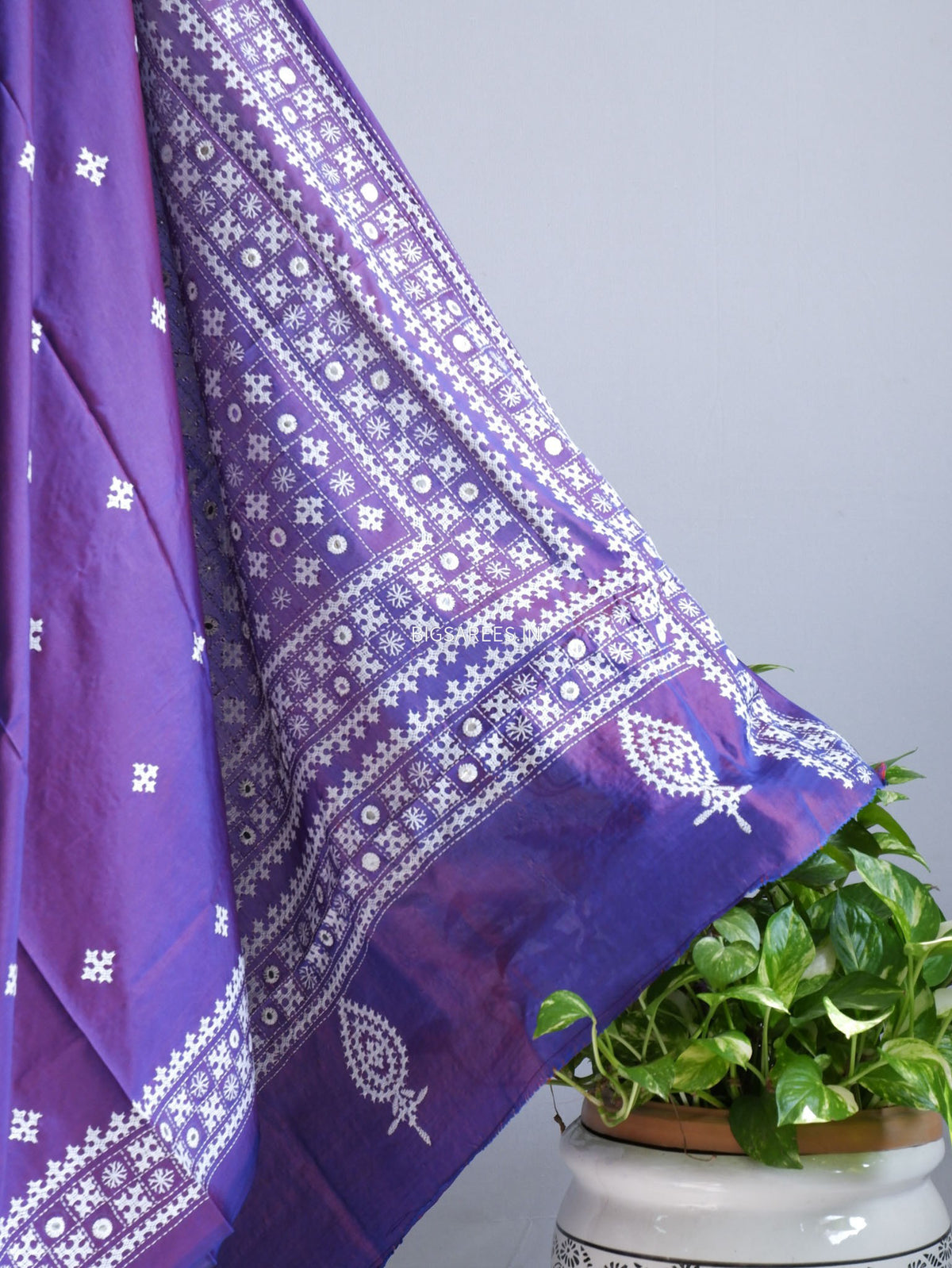 Kutchi/Gujarati Stitch Hand Embroidered Saree | Art Silk | Foil Mirror | Purple (Dual Tone)