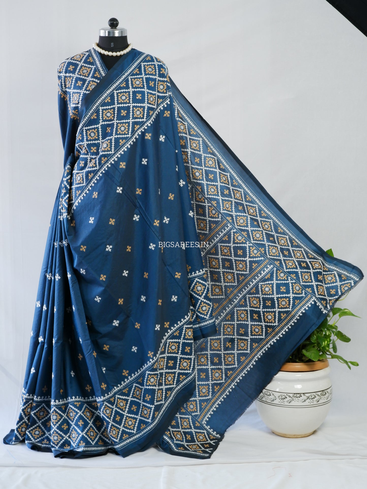Kutchi/Gujarati Hand Embroidered Saree  | Blended Bangalore Silk / Art Silk | Peacock Blue