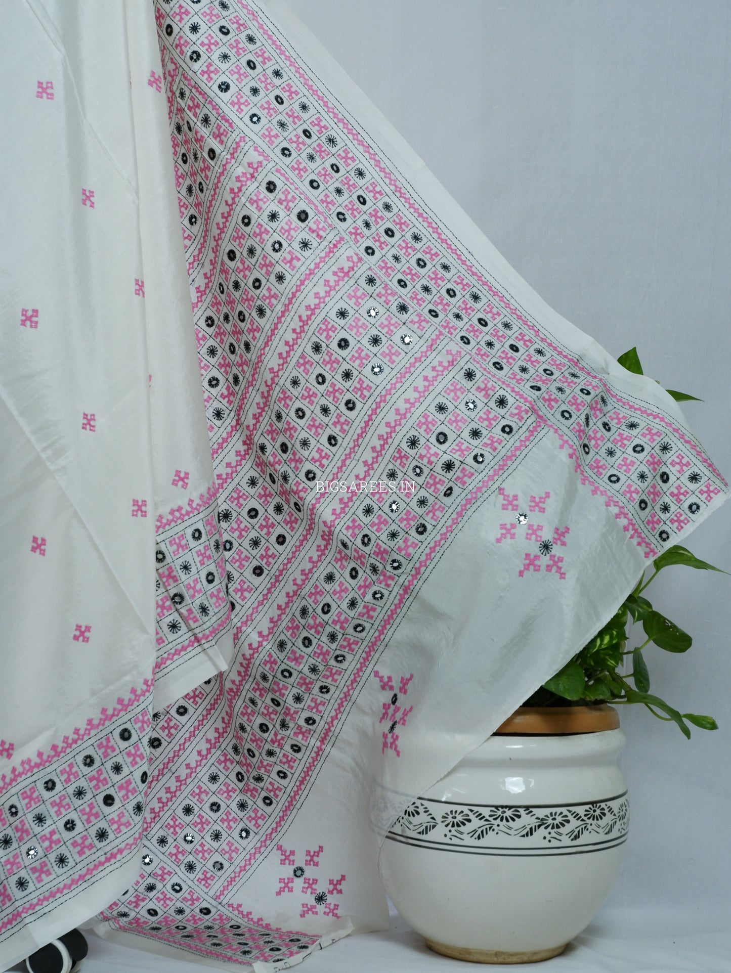 Kutchi/Gujarati Stitch Hand Embroidered Saree | Art Silk | Foil Mirror | White