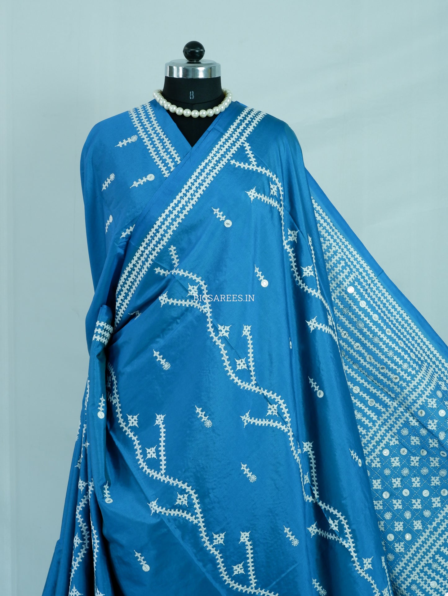 Kutchi/Gujarati Stitch Hand Embroidered Saree | Art Silk | Foil Mirror | Ultramarine Blue