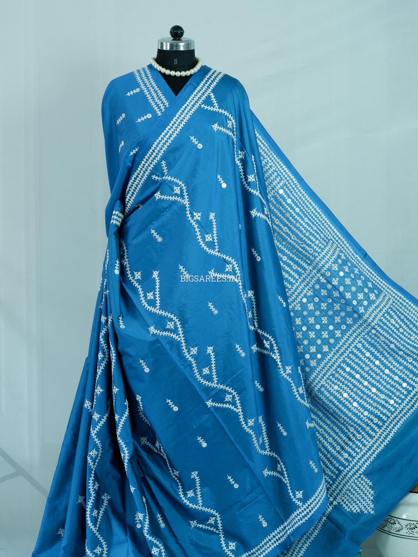 Kutchi/Gujarati Stitch Hand Embroidered Saree | Art Silk | Foil Mirror | Ultramarine Blue