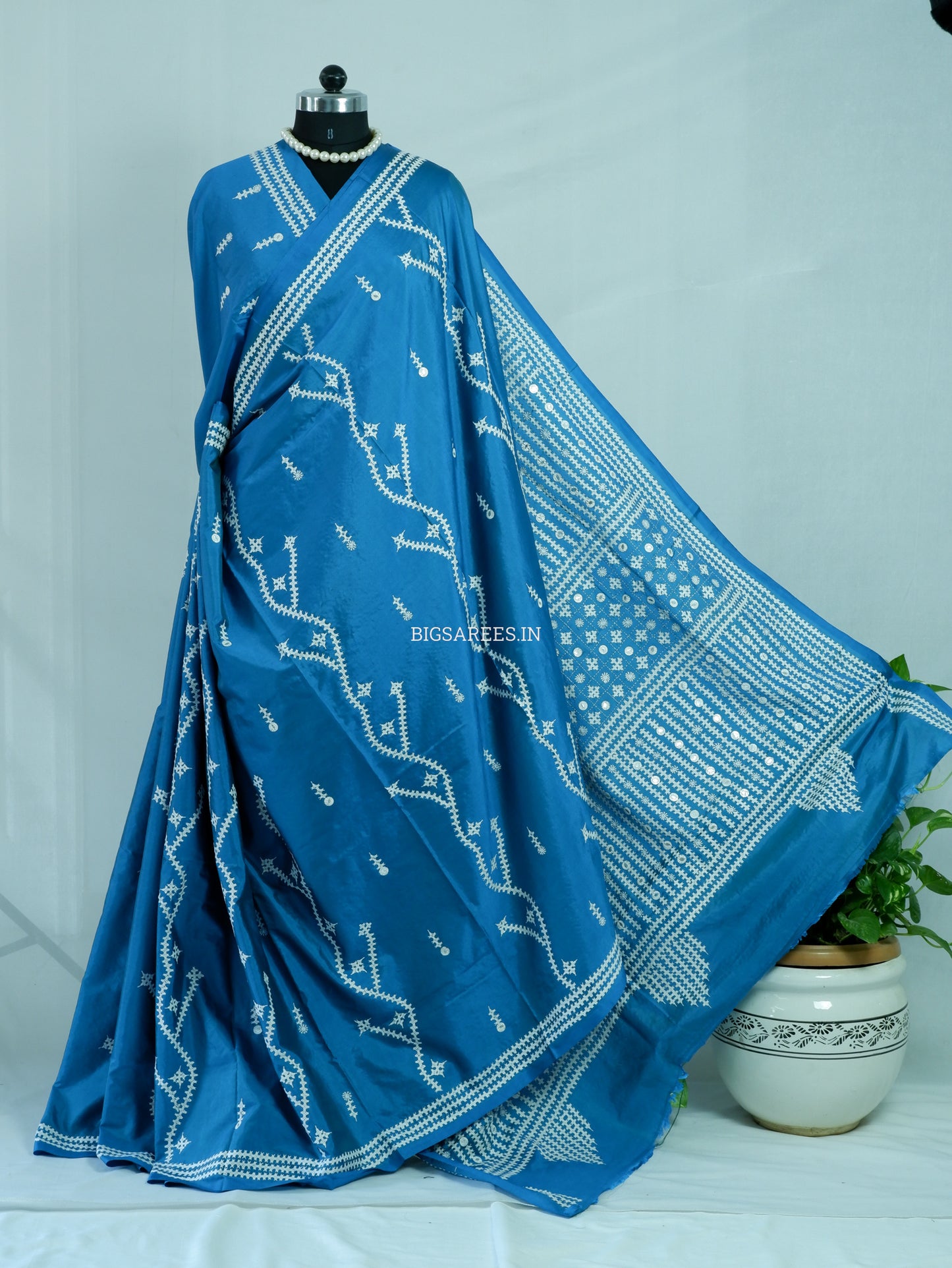 Kutchi/Gujarati Stitch Hand Embroidered Saree | Art Silk | Foil Mirror | Ultramarine Blue