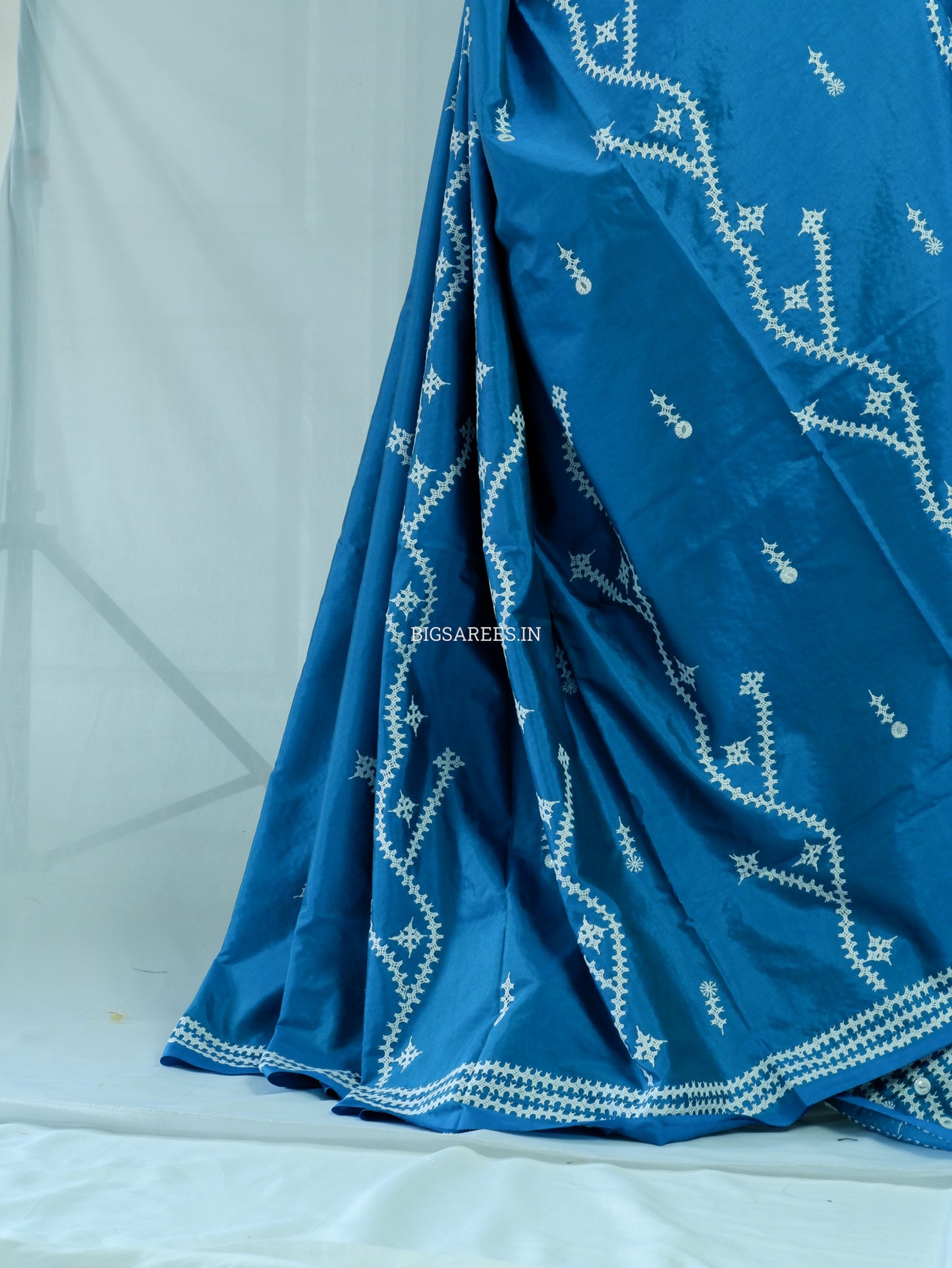 Kutchi/Gujarati Stitch Hand Embroidered Saree | Art Silk | Foil Mirror | Ultramarine Blue