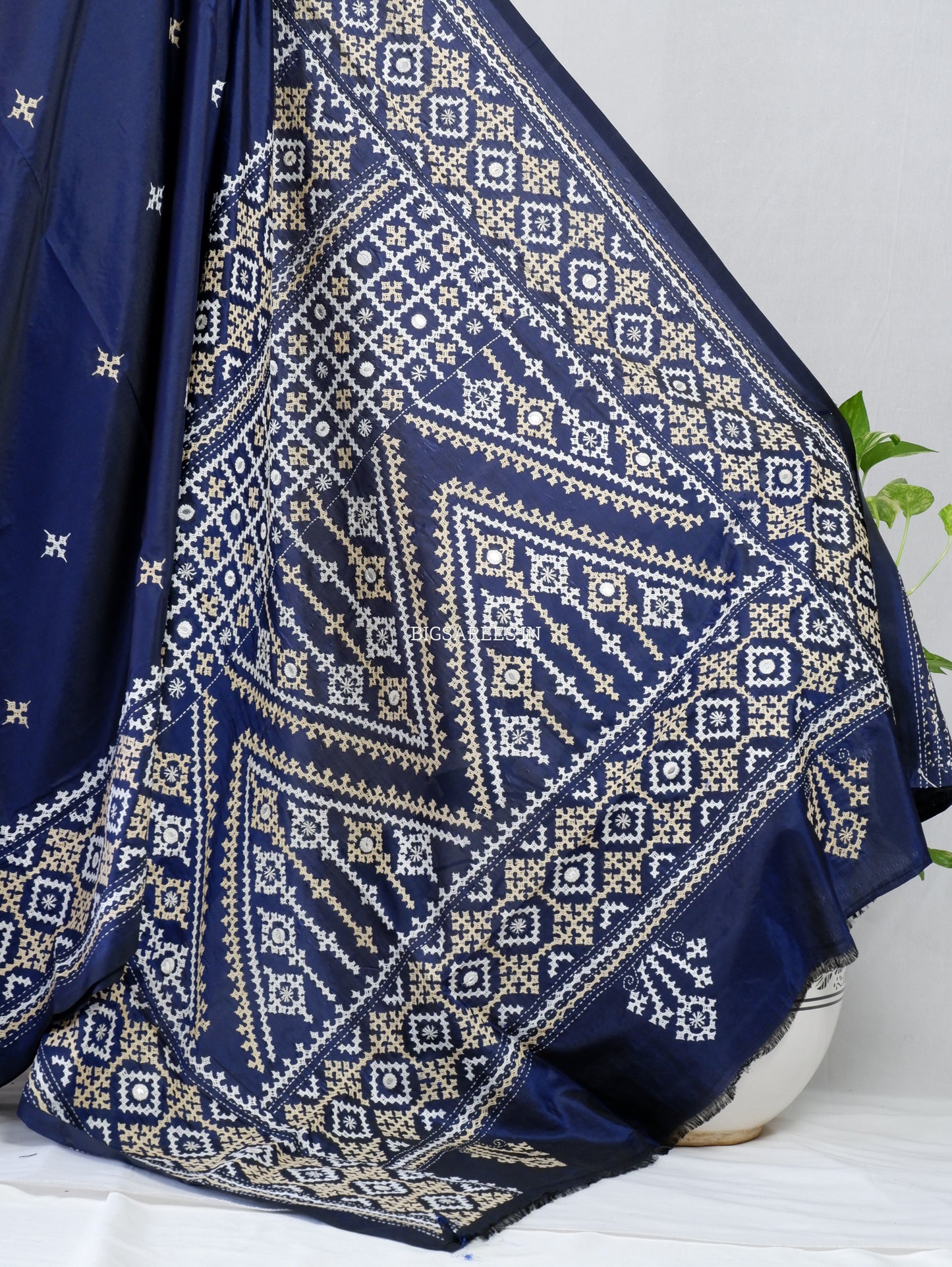 Kutchi/Gujarati Stitch Hand Embroidered Saree | Art Silk | Foil Mirror | Navy Blue