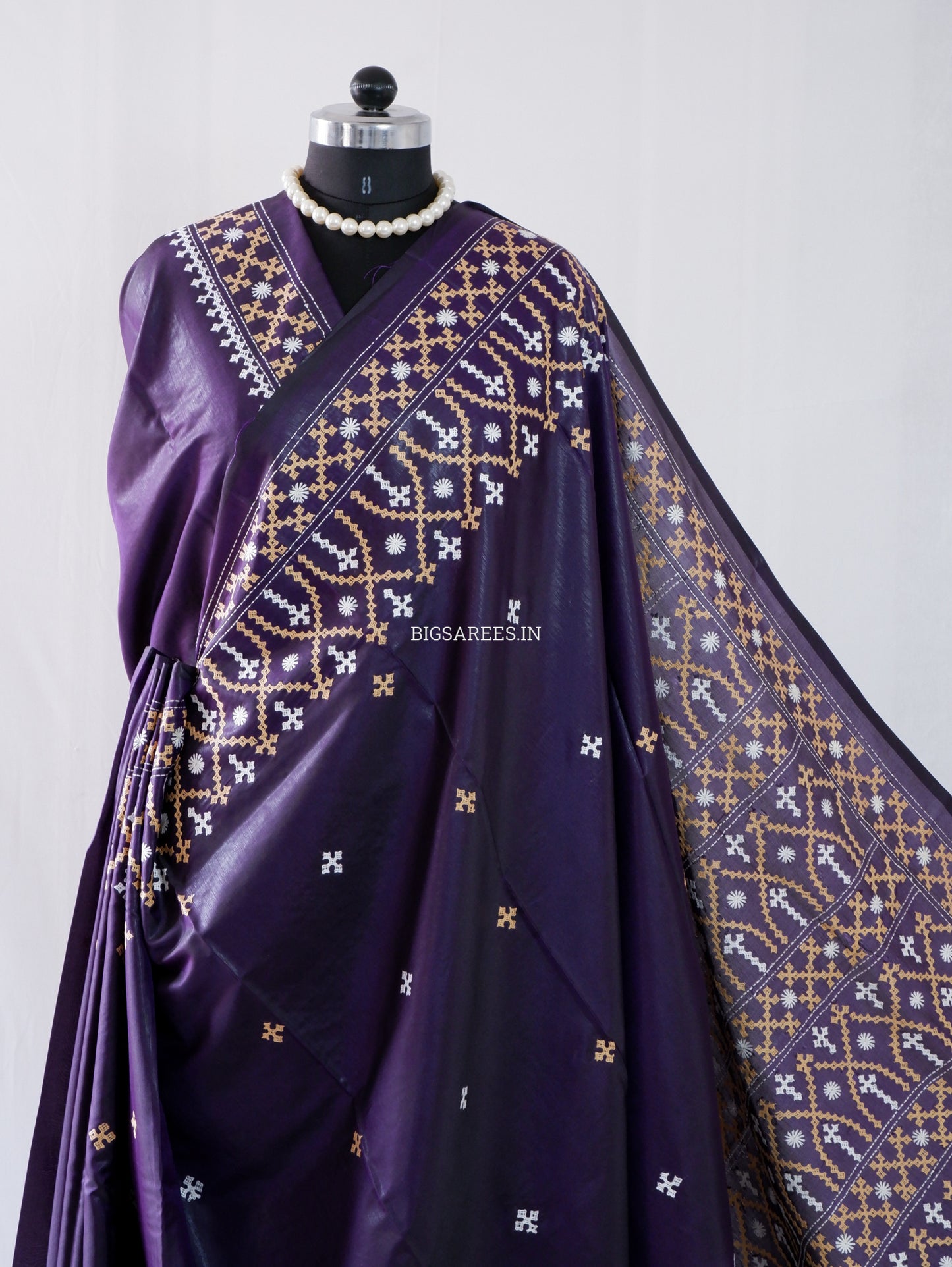 Kutchi/Gujarati Stitch Hand Embroidered Saree | Art Silk |Purple