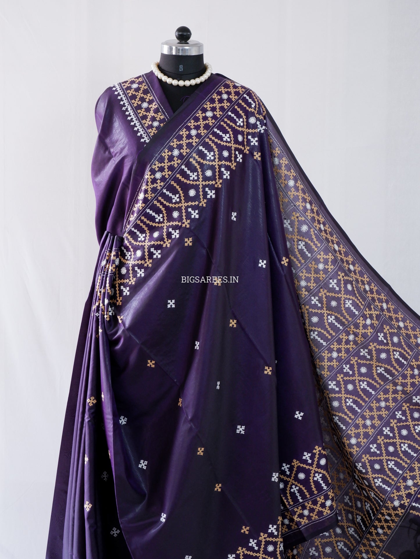 Kutchi/Gujarati Stitch Hand Embroidered Saree | Art Silk |Purple