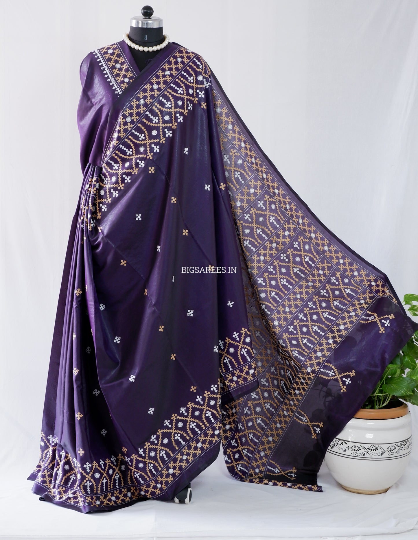 Kutchi/Gujarati Stitch Hand Embroidered Saree | Art Silk |Purple