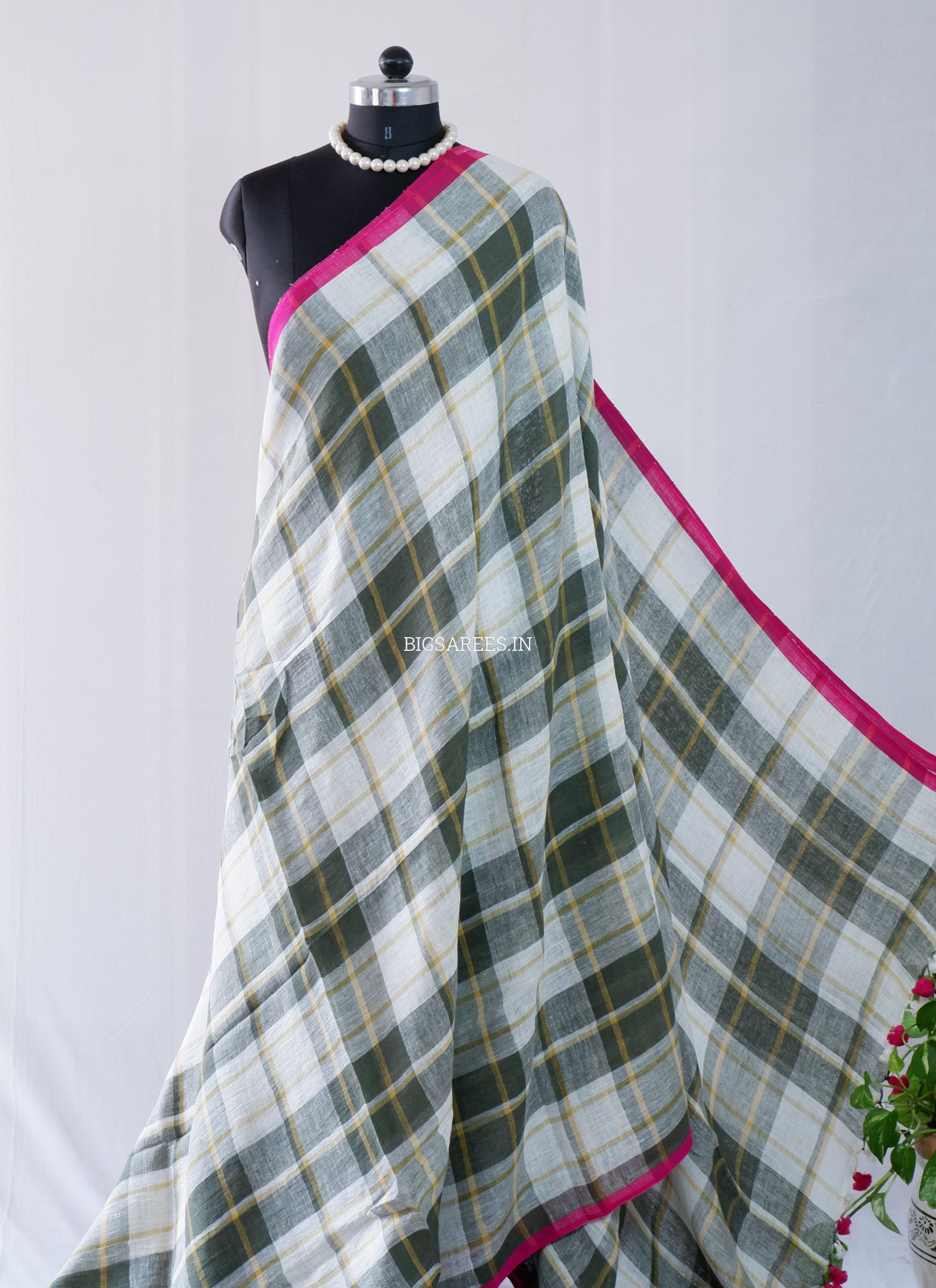 Pure Jayshree Linen Saree | Checks | Green - White