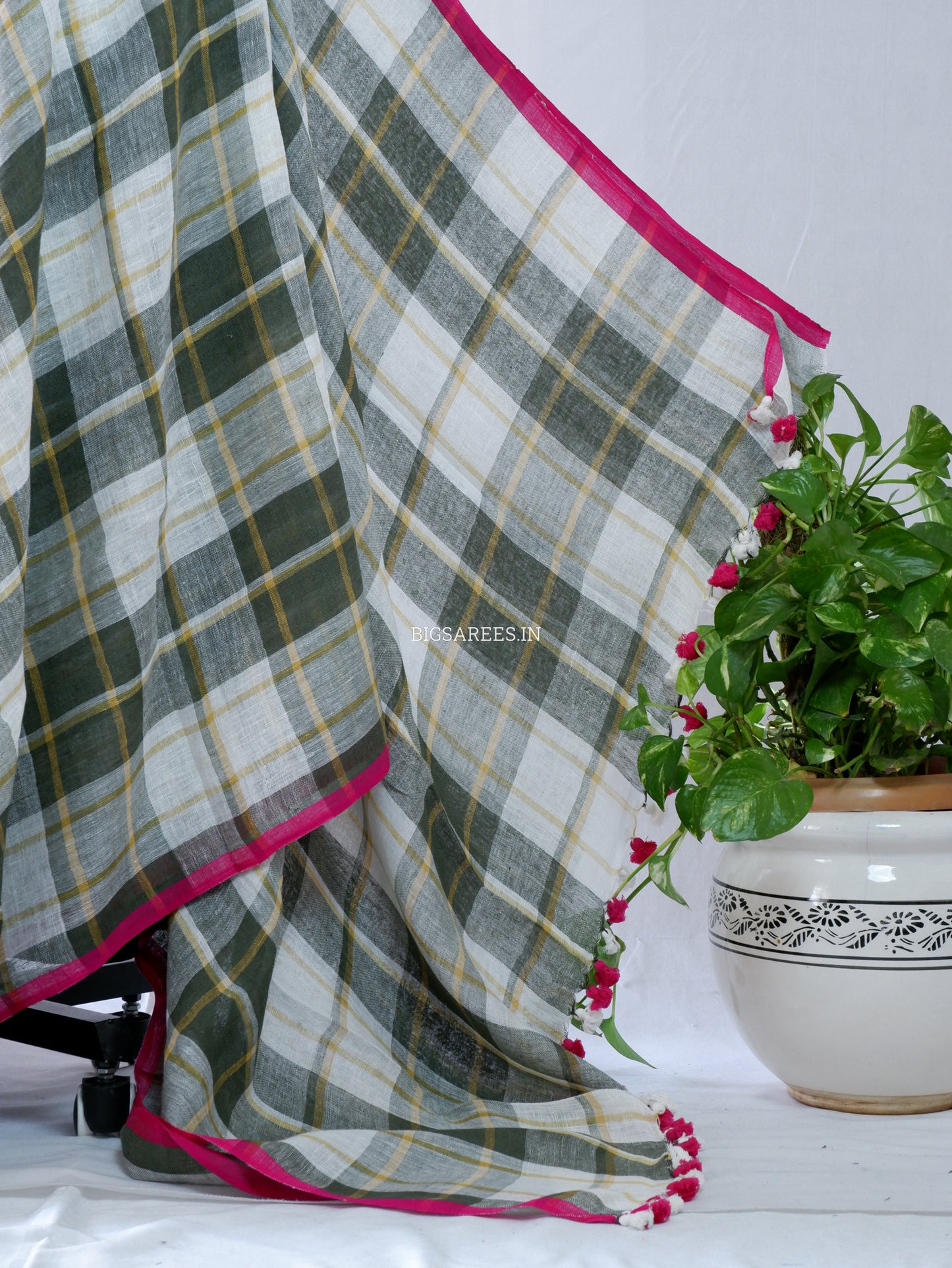 Pure Jayshree Linen Saree | Checks | Green - White