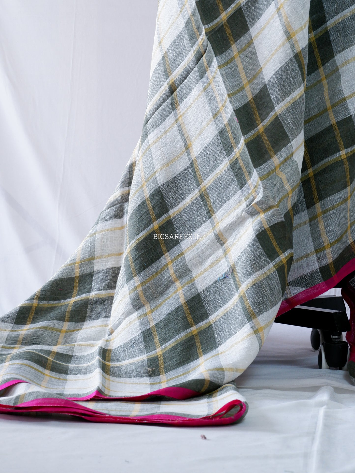 Pure Jayshree Linen Saree | Checks | Green - White