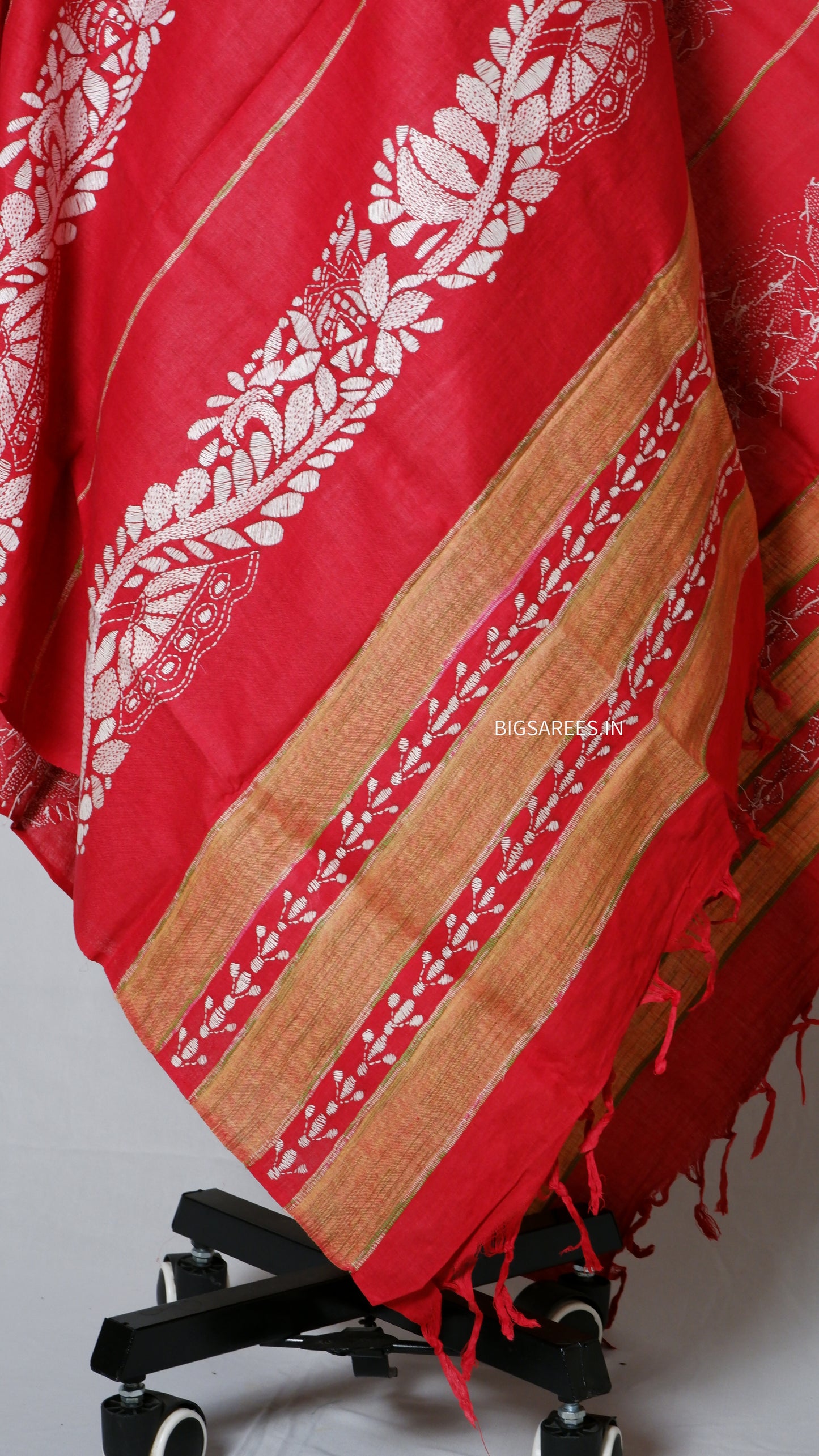 Hand-Embroidered Kantha Dupatta in Pure Khesh Cotton/Reds/34"