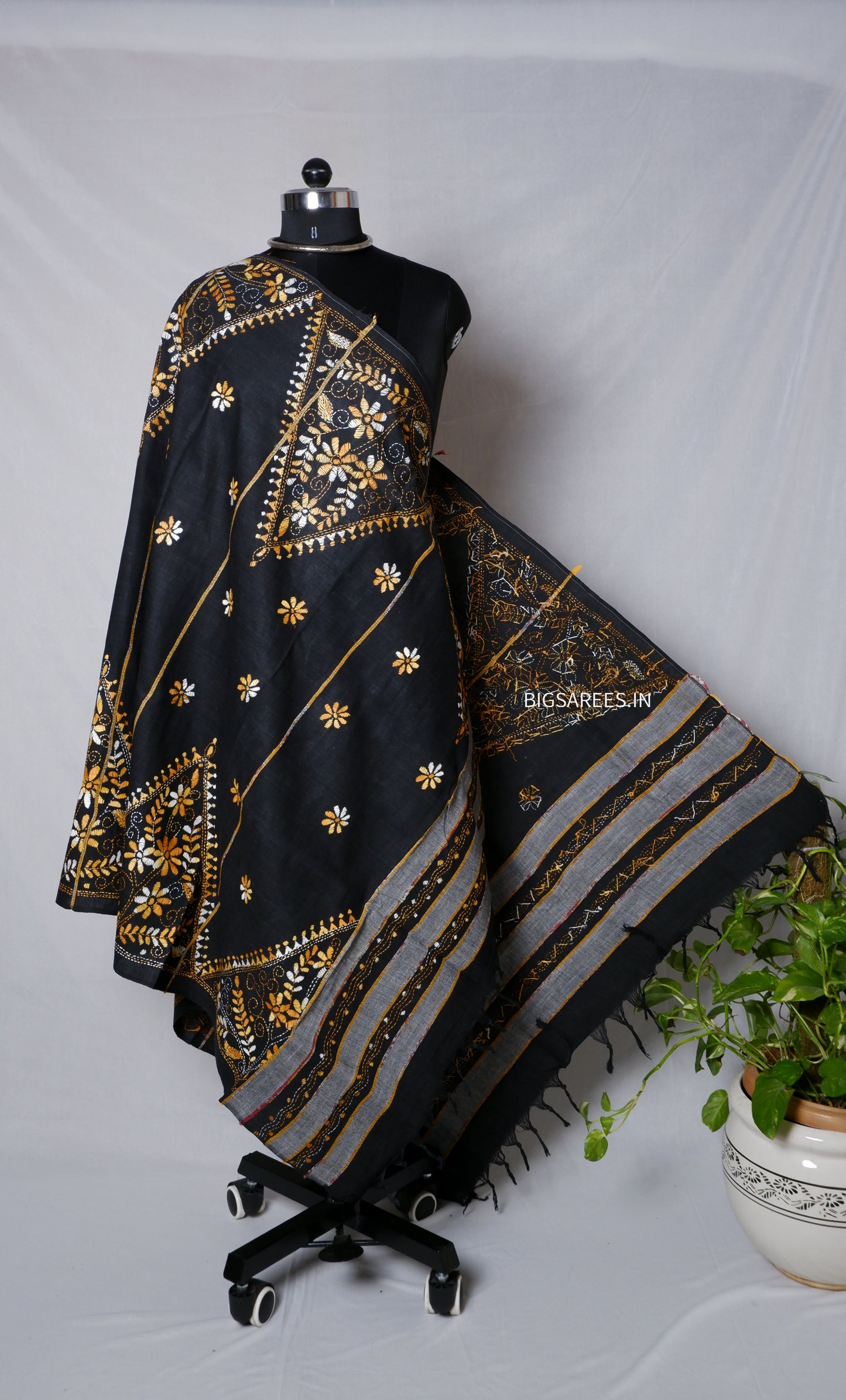 Hand-Embroidered Kantha Dupatta in Pure Khesh Cotton/Black/36"