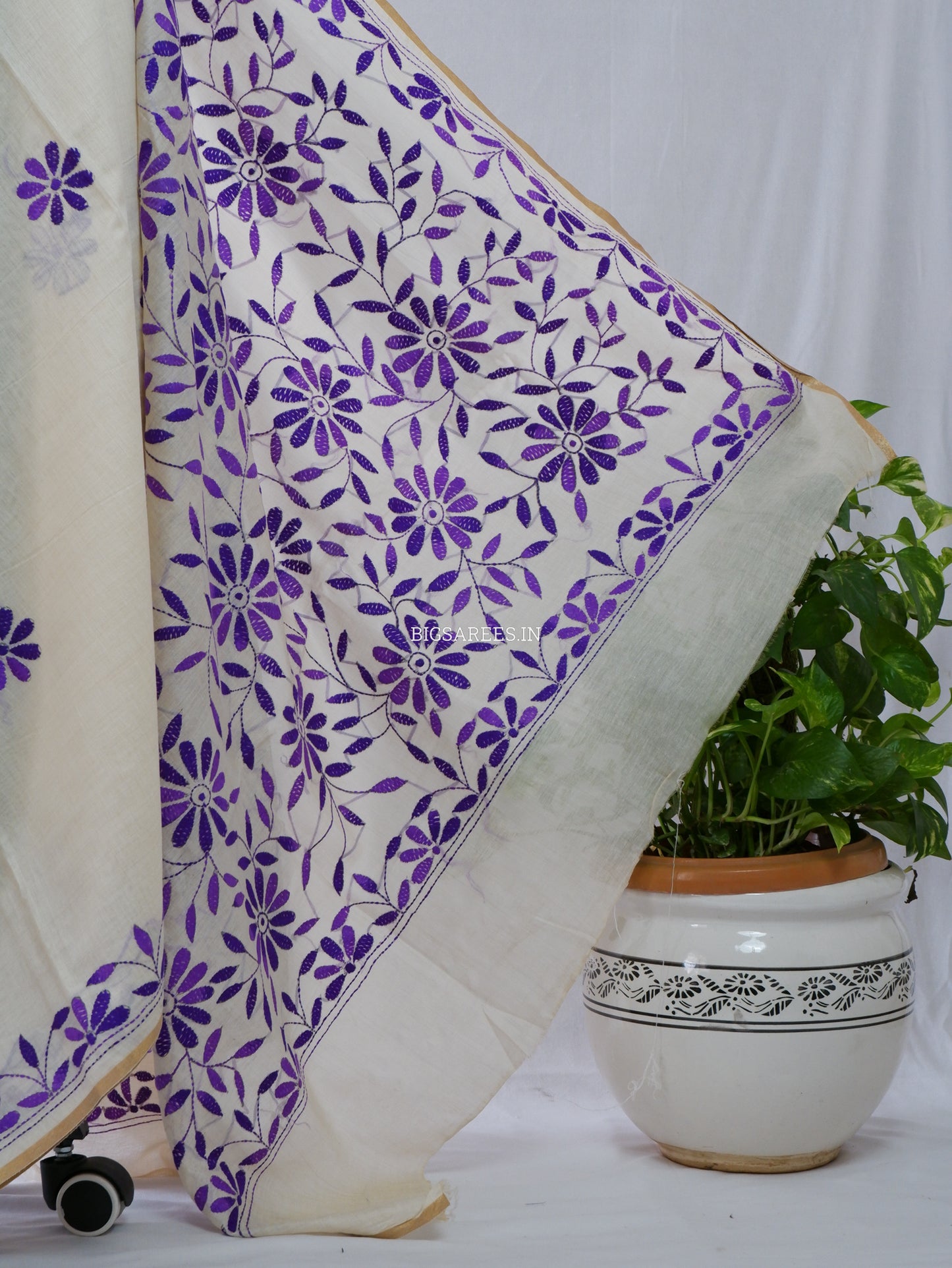 Kantha Stitch Semi Tussar with Blouse | Hand-Embroidered | Off White