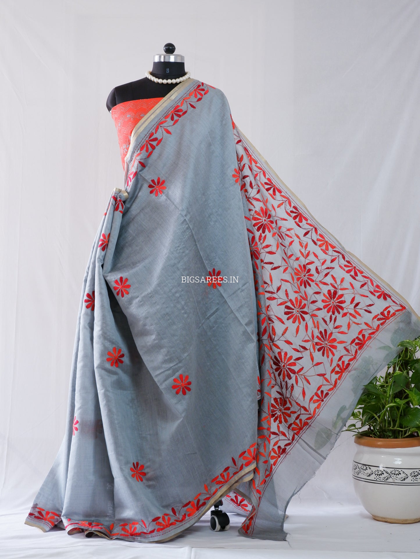 Kantha Stitch Semi Tussar with Blouse | Hand-Embroidered | Grey