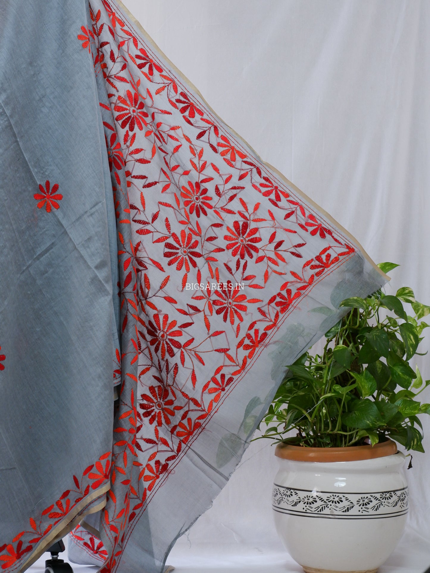 Kantha Stitch Semi Tussar with Blouse | Hand-Embroidered | Grey