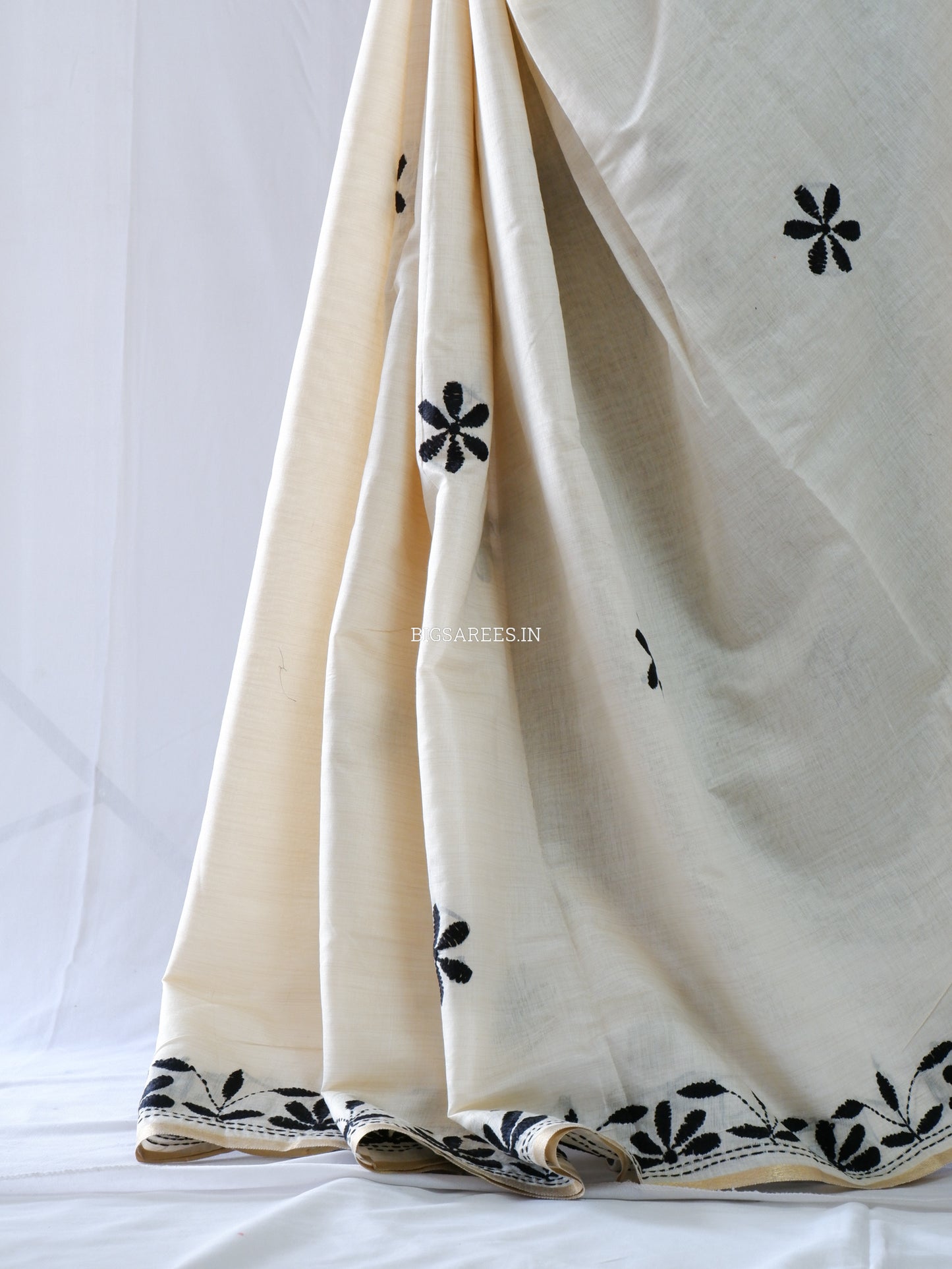Kantha Stitch Semi Tussar with Blouse | Hand-Embroidered | Off White