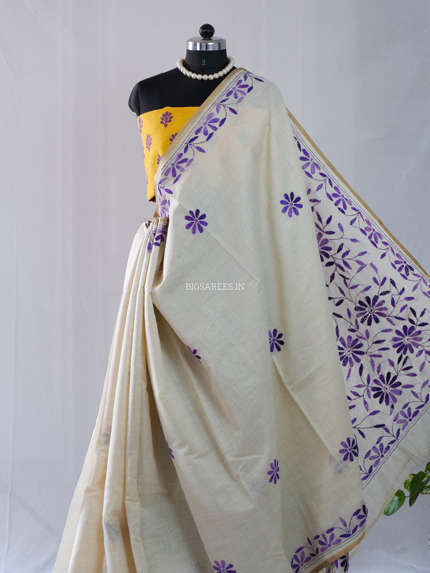 Kantha Stitch Semi Tussar with Blouse | Hand-Embroidered | Off White