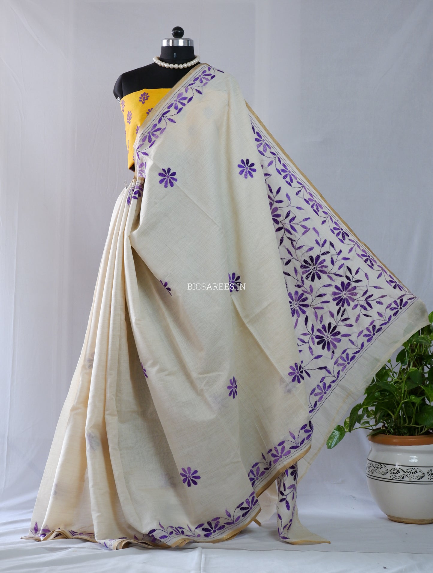 Kantha Stitch Semi Tussar with Blouse | Hand-Embroidered | Off White