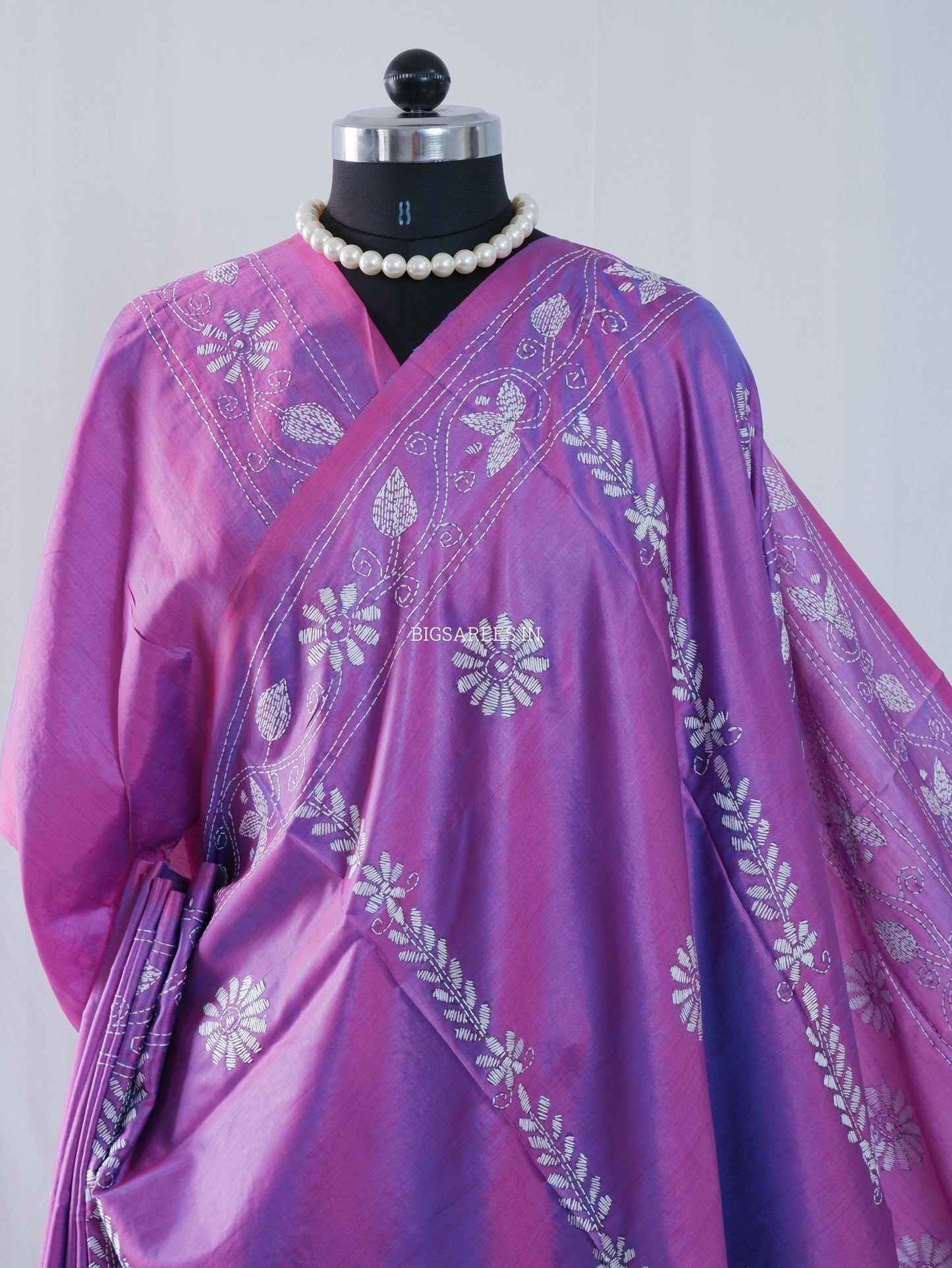 Kantha Stitch Hand Embroidered Saree | Blended Bangalore Silk / Art Silk | Violet-Blue (Dual Tone)