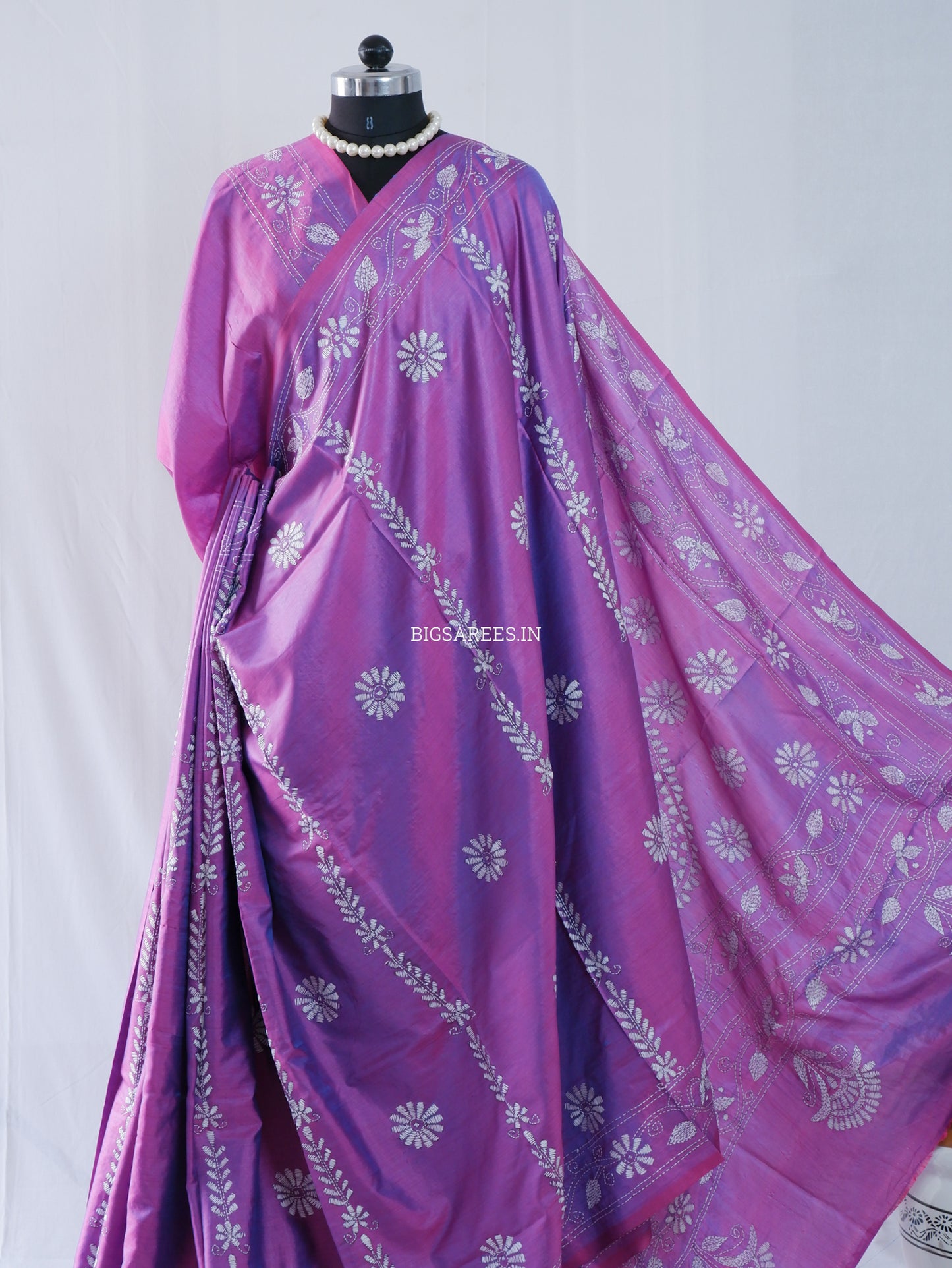 Kantha Stitch Hand Embroidered Saree | Blended Bangalore Silk / Art Silk | Violet-Blue (Dual Tone)