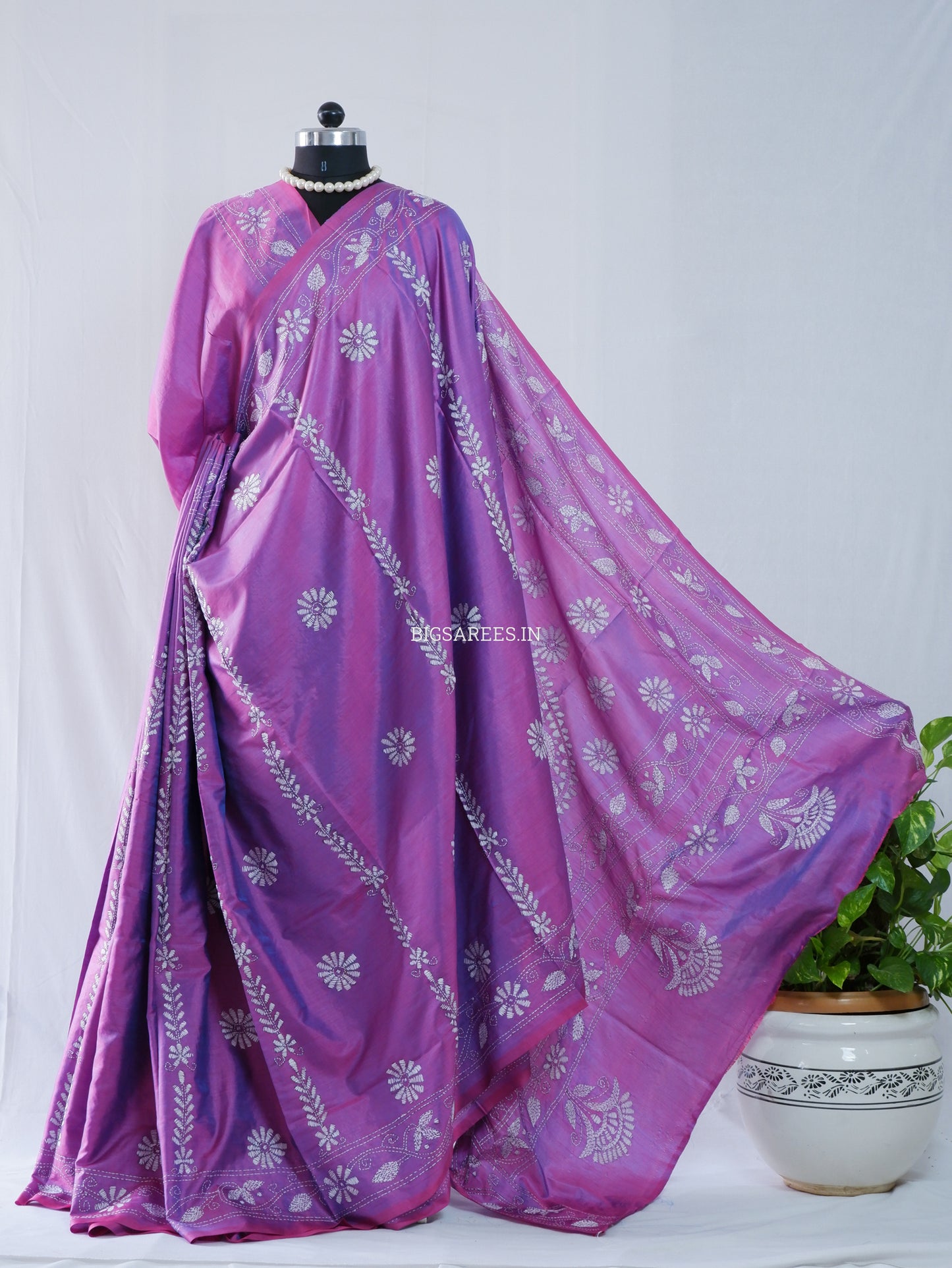 Kantha Stitch Hand Embroidered Saree | Blended Bangalore Silk / Art Silk | Violet-Blue (Dual Tone)
