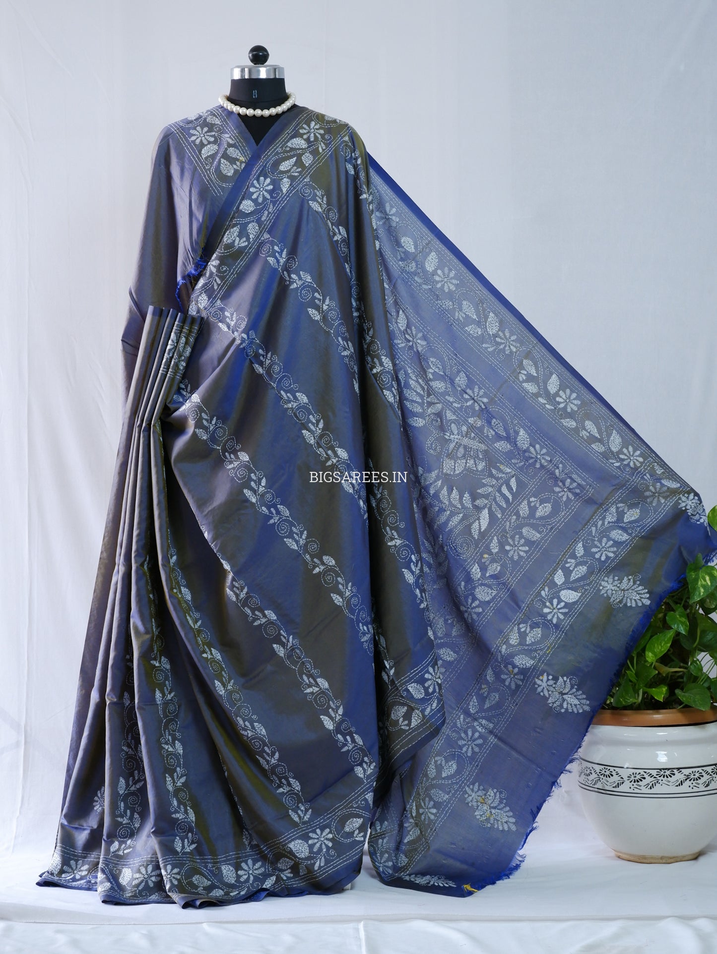 Kantha - Stitch Hand Embroidered Saree | Blended Bangalore Silk / Art Silk | Elegant Blue - Green (Dual Tone))