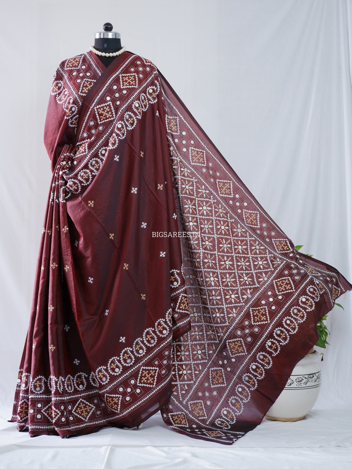 Kutchi/Gujarati Stitch Hand Embroidered Saree | Art Silk | Foil Mirror | Maroon