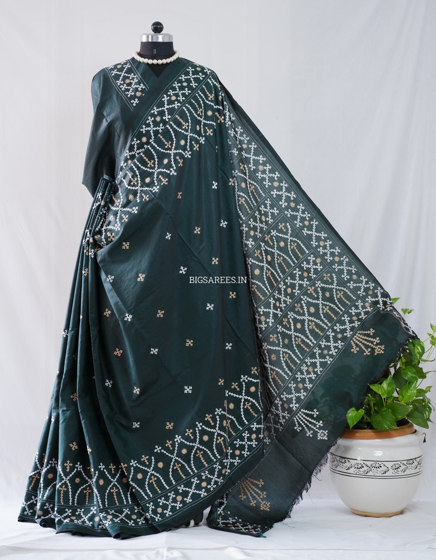 Kutchi/Gujarati Hand Embroidered Saree  | Blended Bangalore Silk / Art Silk | Forest Green