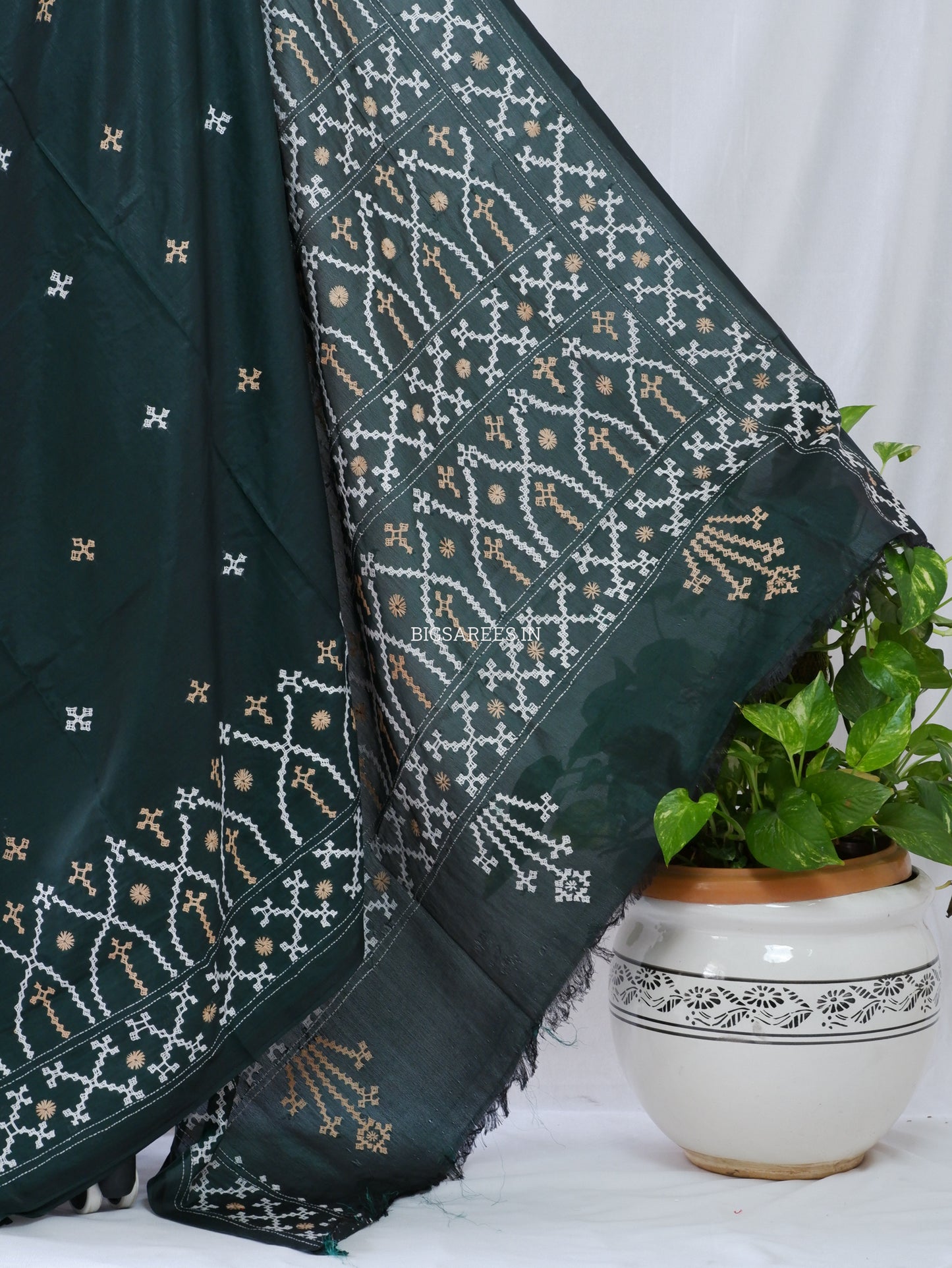 Kutchi/Gujarati Hand Embroidered Saree  | Blended Bangalore Silk / Art Silk | Forest Green
