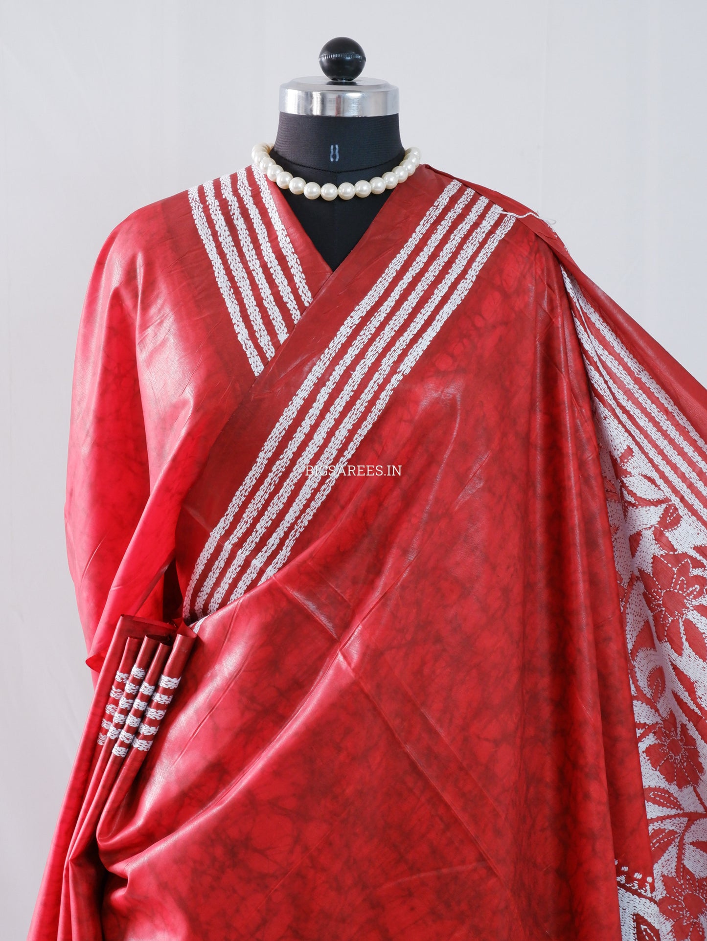 Reverse Kantha Hand Embroidered Sarees | Blended Banglore Silk/Art Silk | Red
