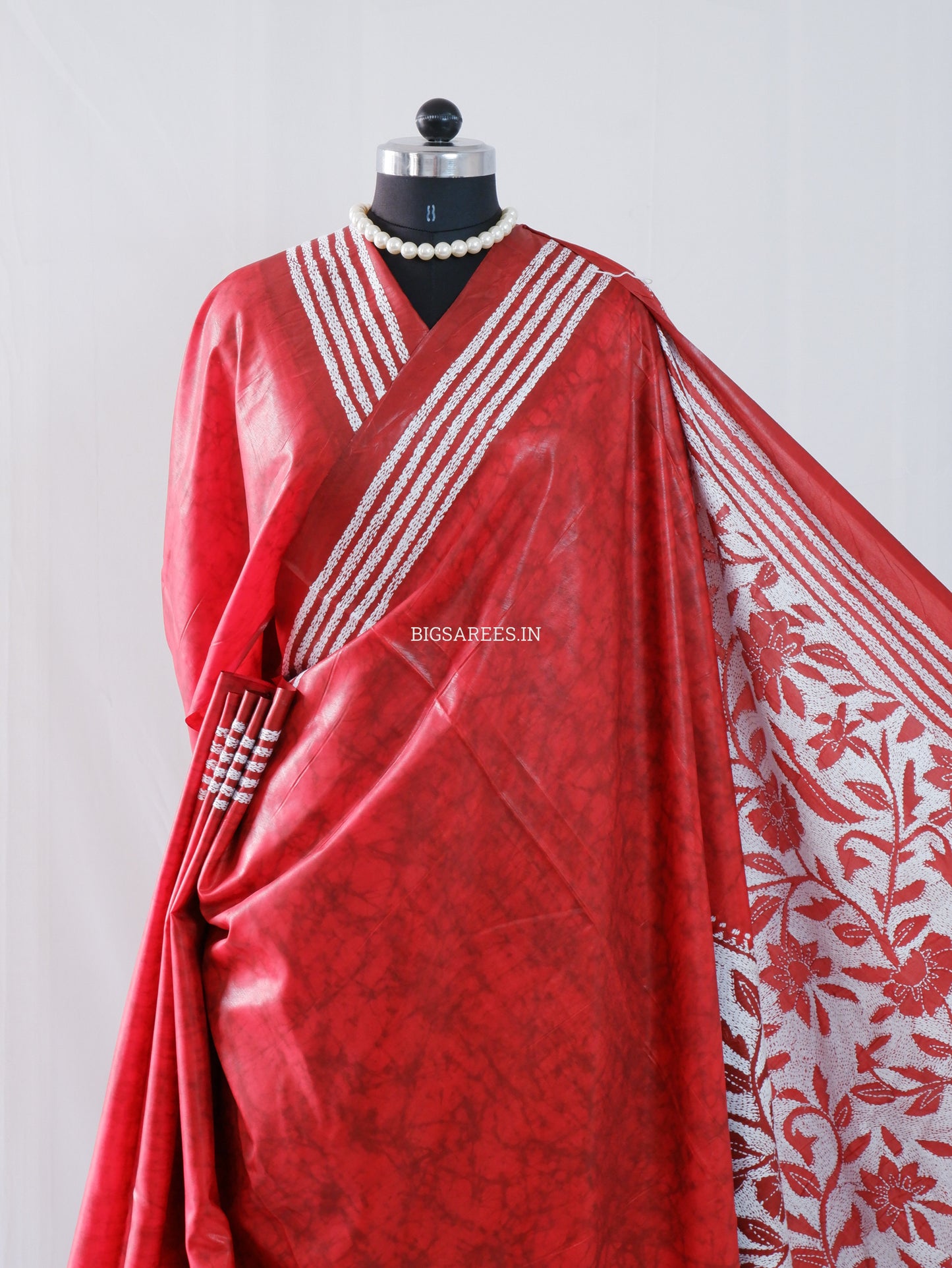 Reverse Kantha Hand Embroidered Sarees | Blended Banglore Silk/Art Silk | Red