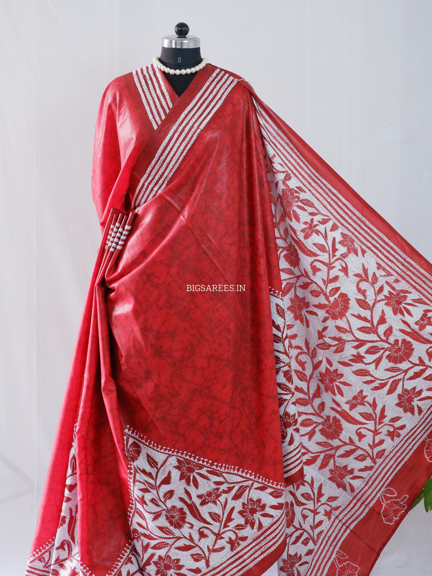 Reverse Kantha Hand Embroidered Sarees | Blended Banglore Silk/Art Silk | Red