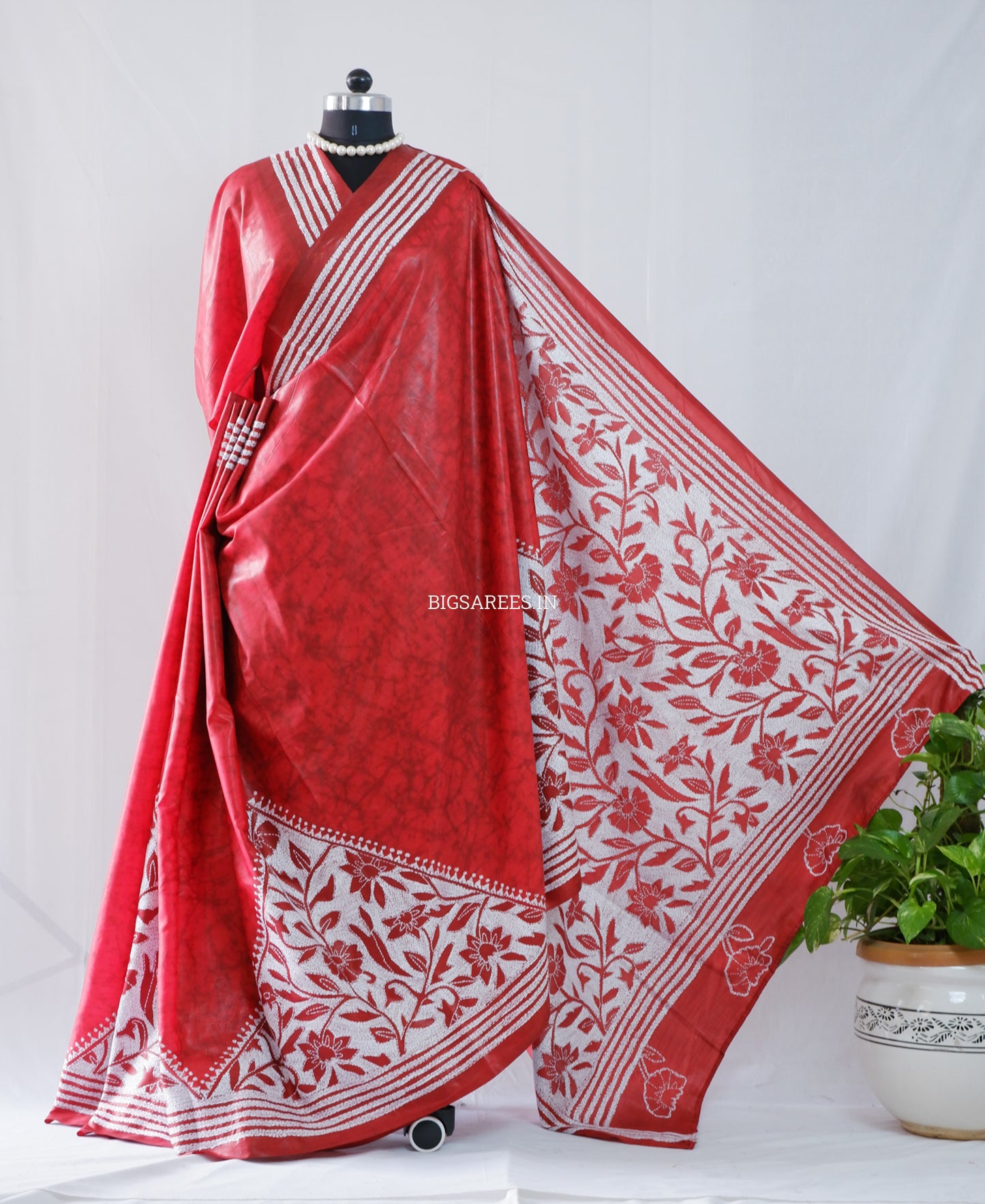 Reverse Kantha Hand Embroidered Sarees | Blended Banglore Silk/Art Silk | Red