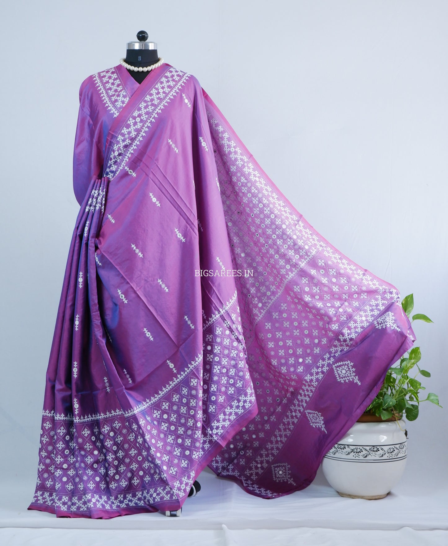 Kutchi/Gujarati Stitch Hand Embroidered Saree | Art Silk | Foil Mirror | Purple