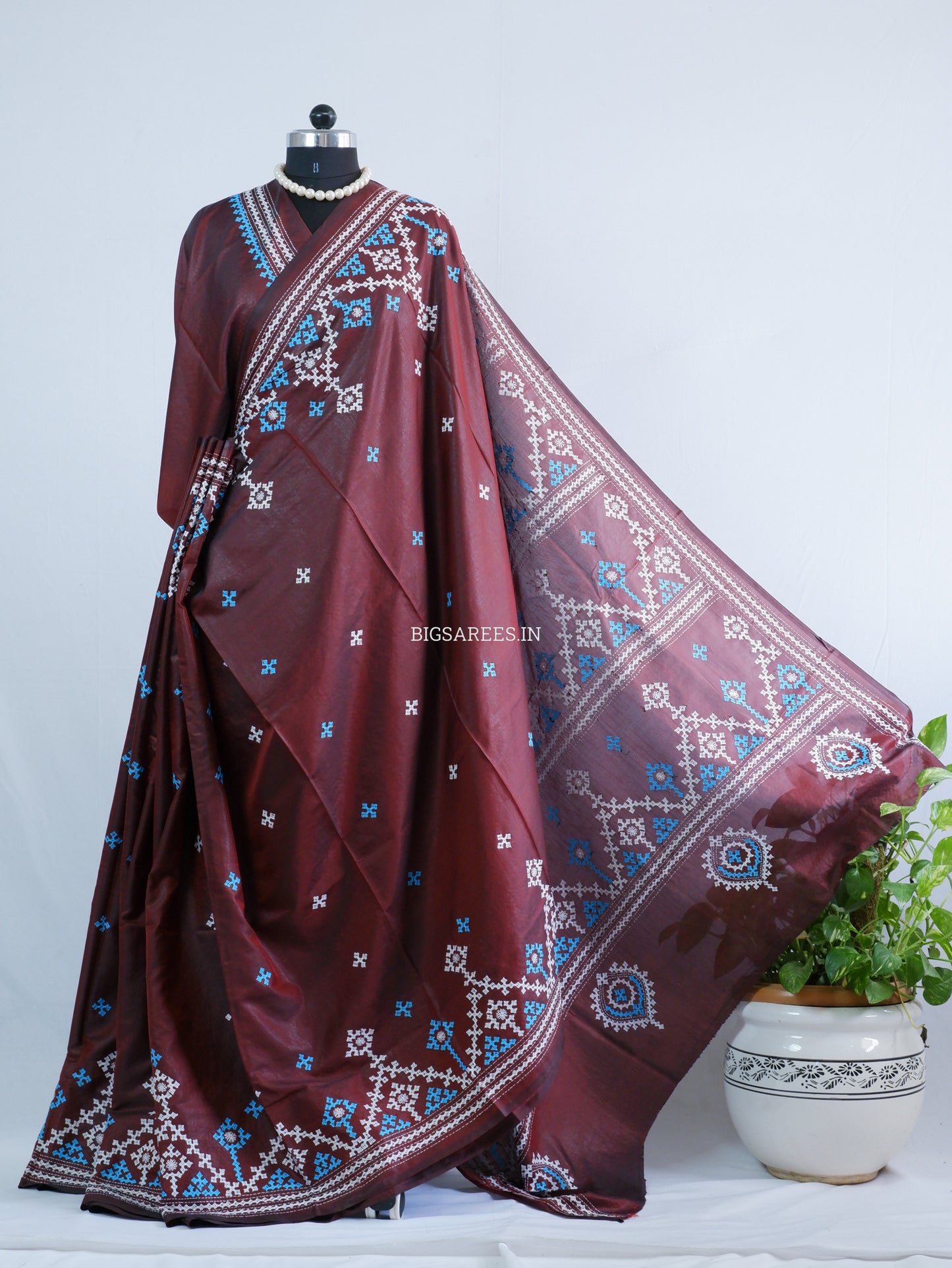 Kutchi/Gujarati Hand Embroidered Saree  | Blended Bangalore Silk / Art Silk | Maroon