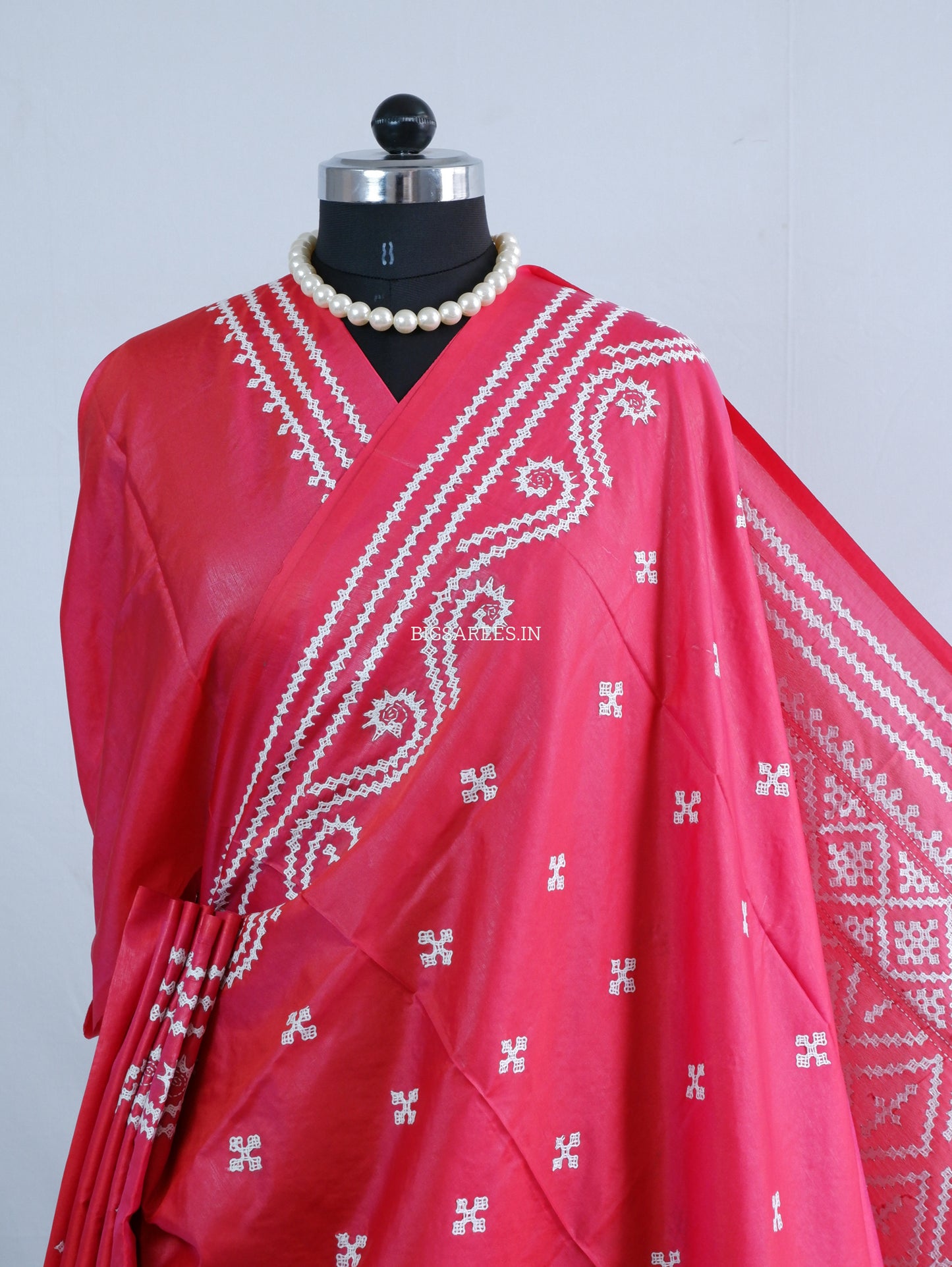 Kutchi Hand Embroidered Saree | Blended Bangalore Silk / Art Silk | Dual Tone (Red/Pink)