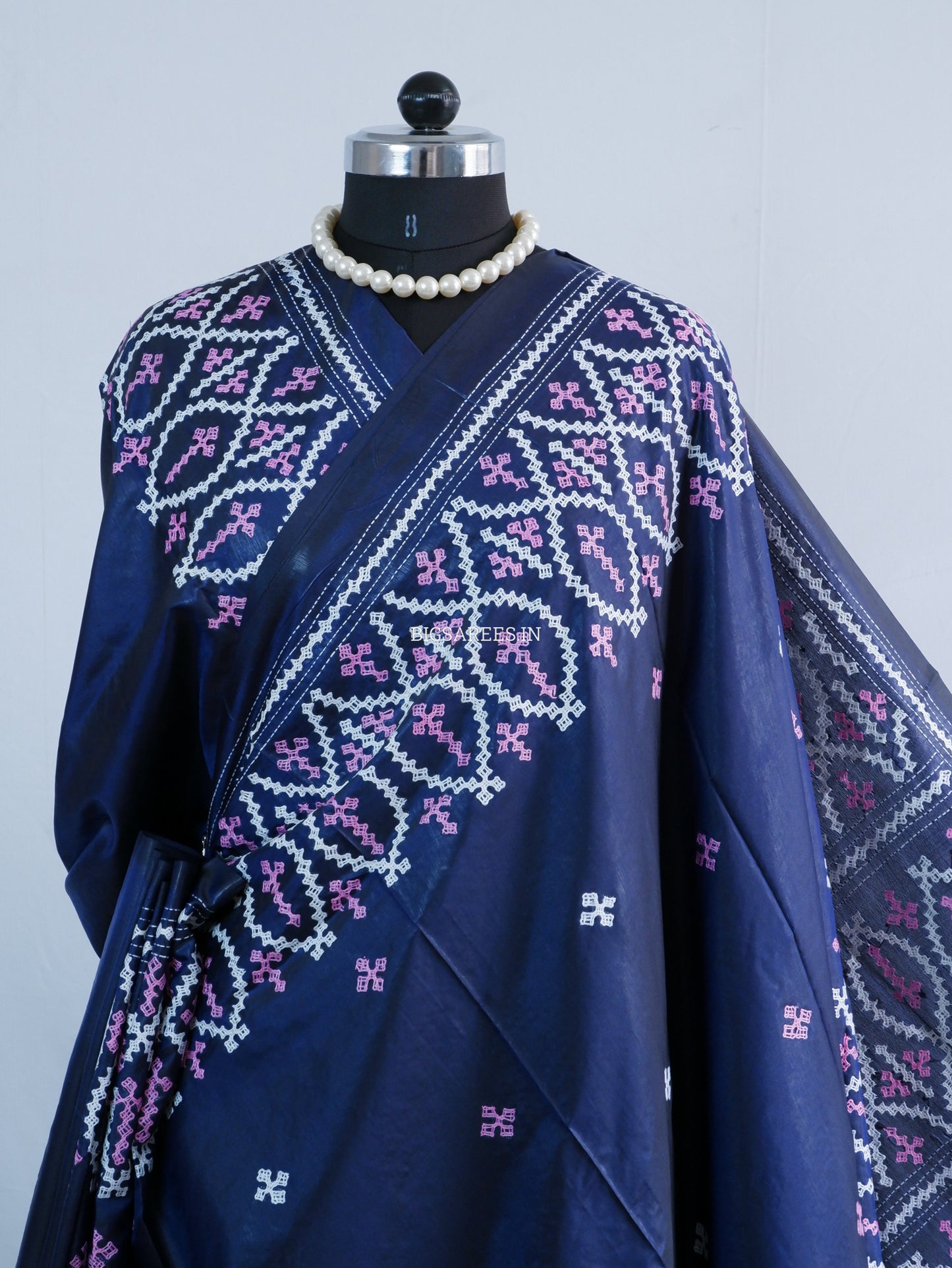 Kutchi/Gujarati Hand Embroidered Saree  | Blended Bangalore Silk / Art Silk | Navy Blue