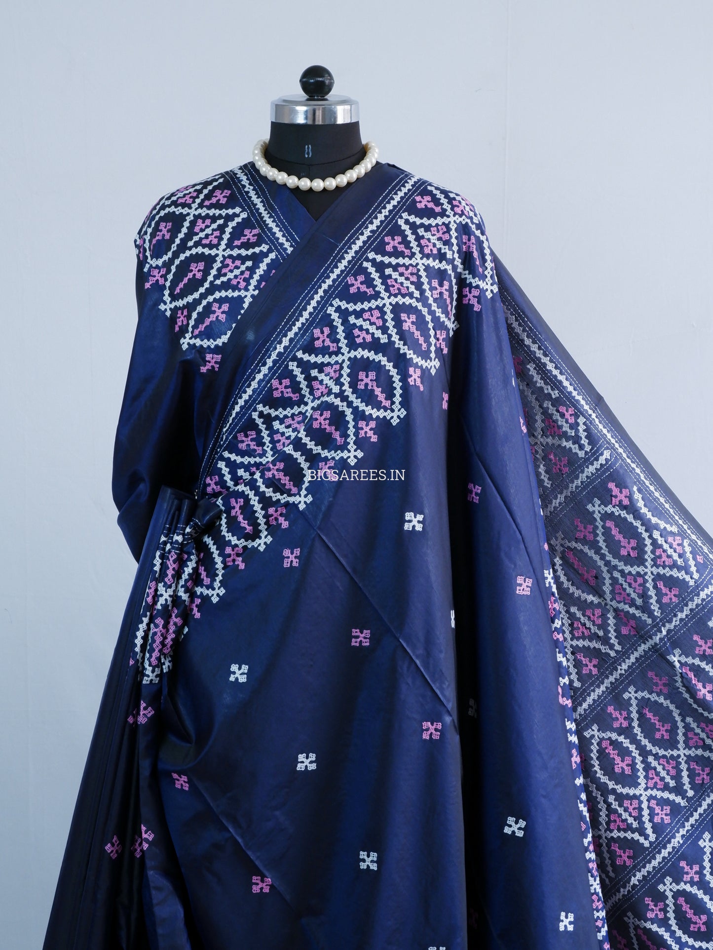 Kutchi/Gujarati Hand Embroidered Saree  | Blended Bangalore Silk / Art Silk | Navy Blue