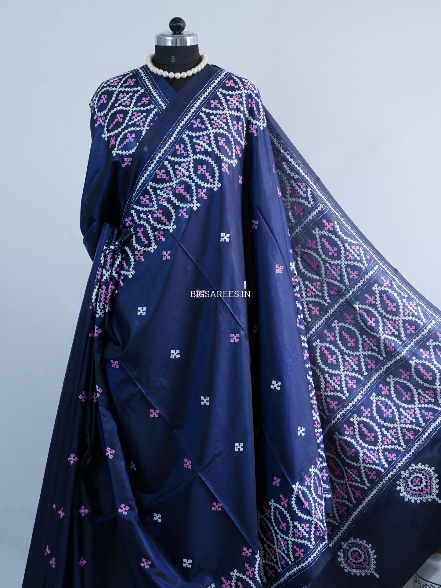Kutchi/Gujarati Hand Embroidered Saree  | Blended Bangalore Silk / Art Silk | Navy Blue