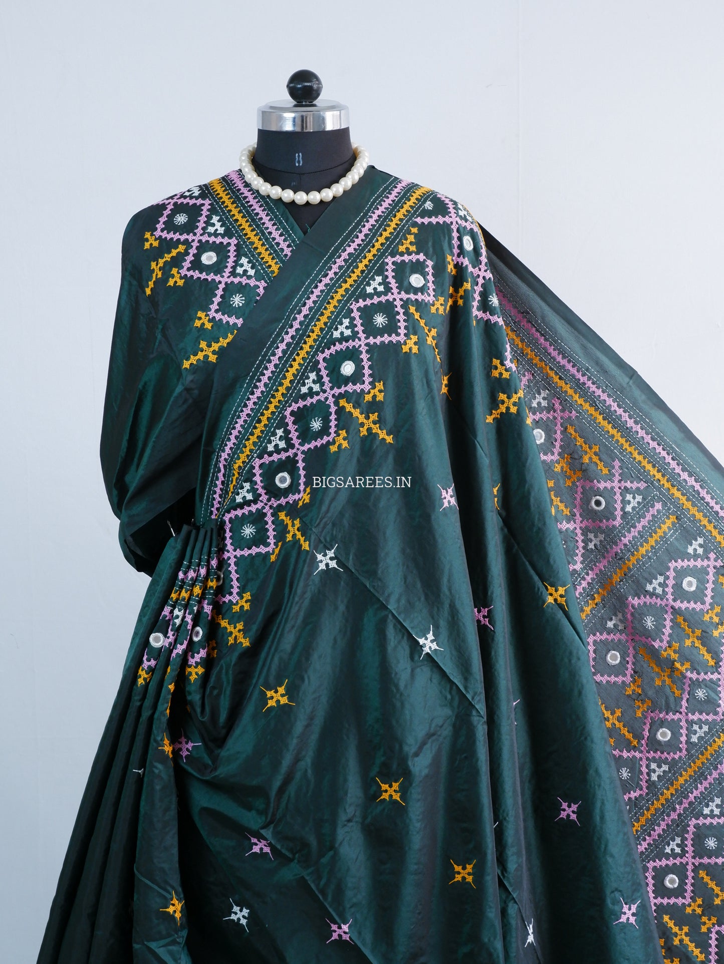 Kutchi Hand Embroidered Saree | Blended Bangalore Silk / Art Silk | Real Mirror Work | Forest Green